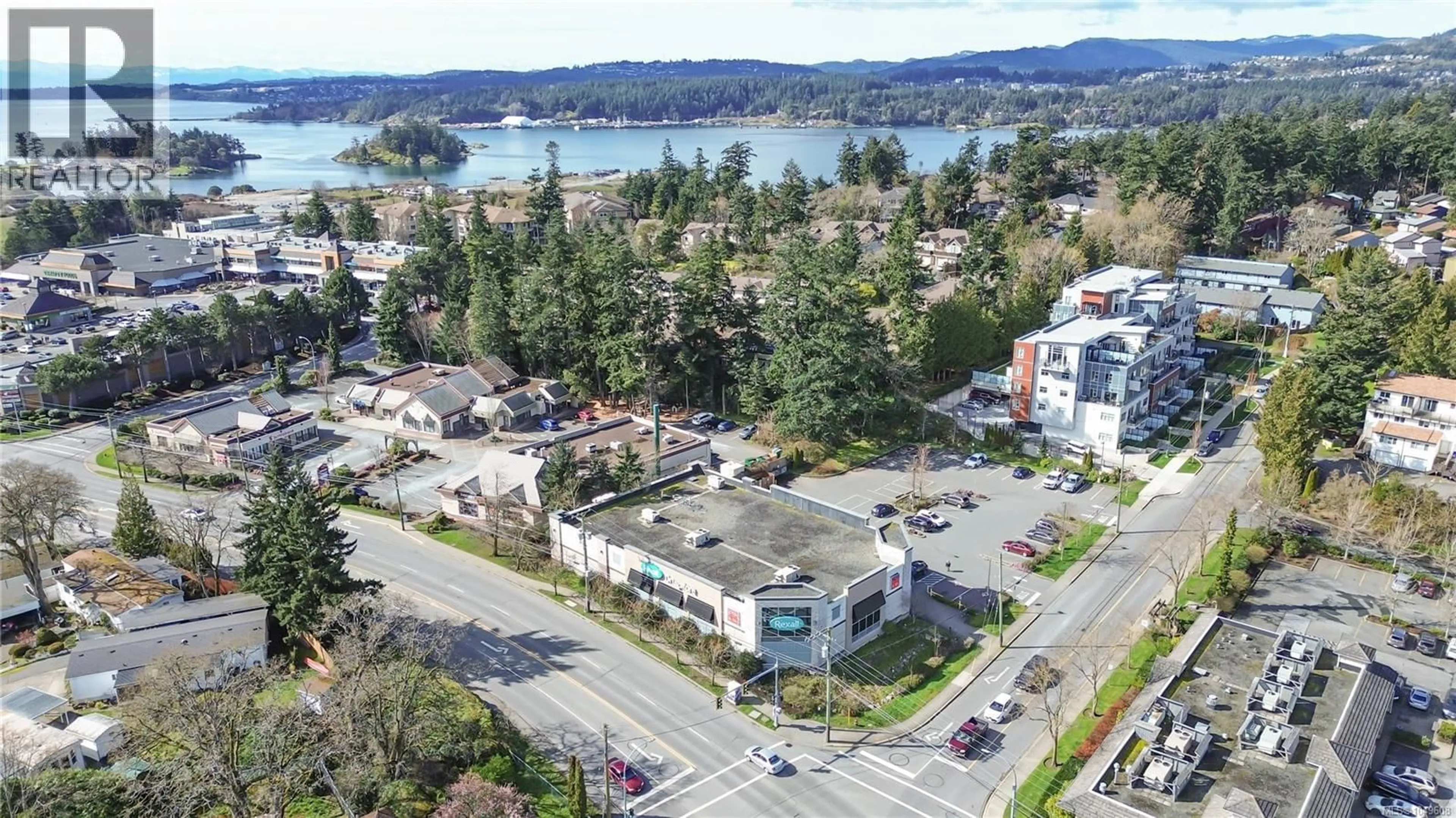 A pic from outside/outdoor area/front of a property/back of a property/a pic from drone, water/lake/river/ocean view for 5 - 1506 ADMIRALS ROAD, View Royal British Columbia V9A7B1