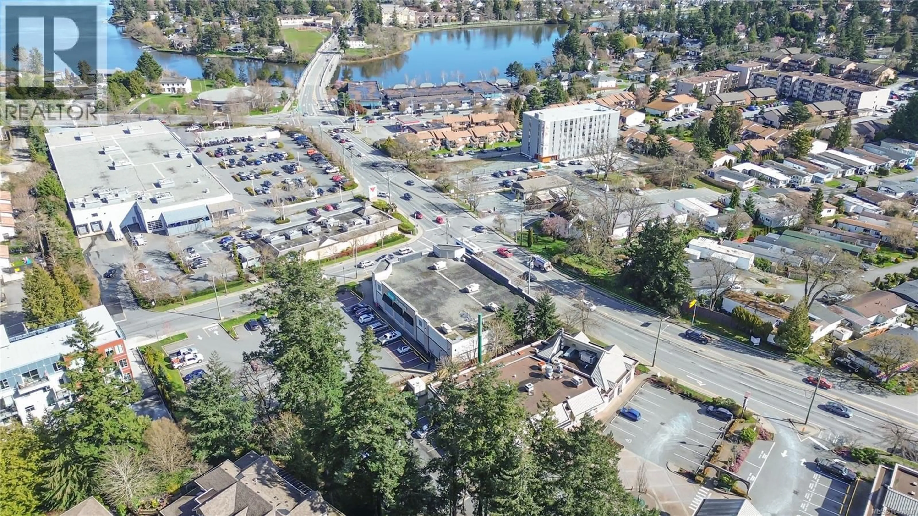 A pic from outside/outdoor area/front of a property/back of a property/a pic from drone, unknown for 5 - 1506 ADMIRALS ROAD, View Royal British Columbia V9A7B1