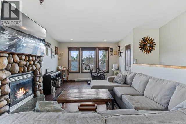 2735 RYDAL AVENUE, Cumberland 2