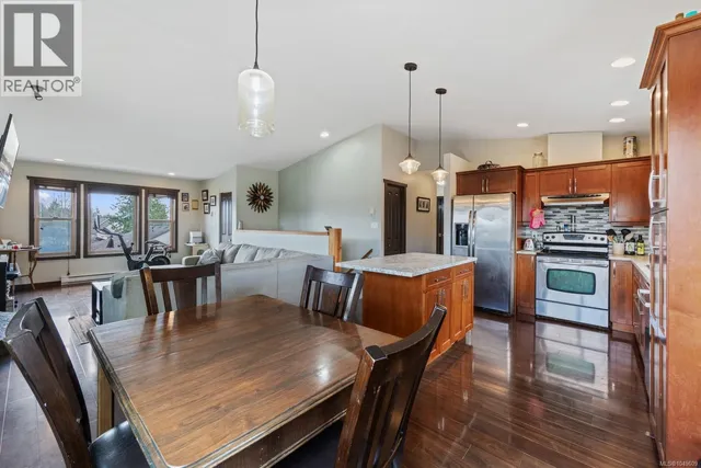 2735 RYDAL AVENUE, Cumberland 3