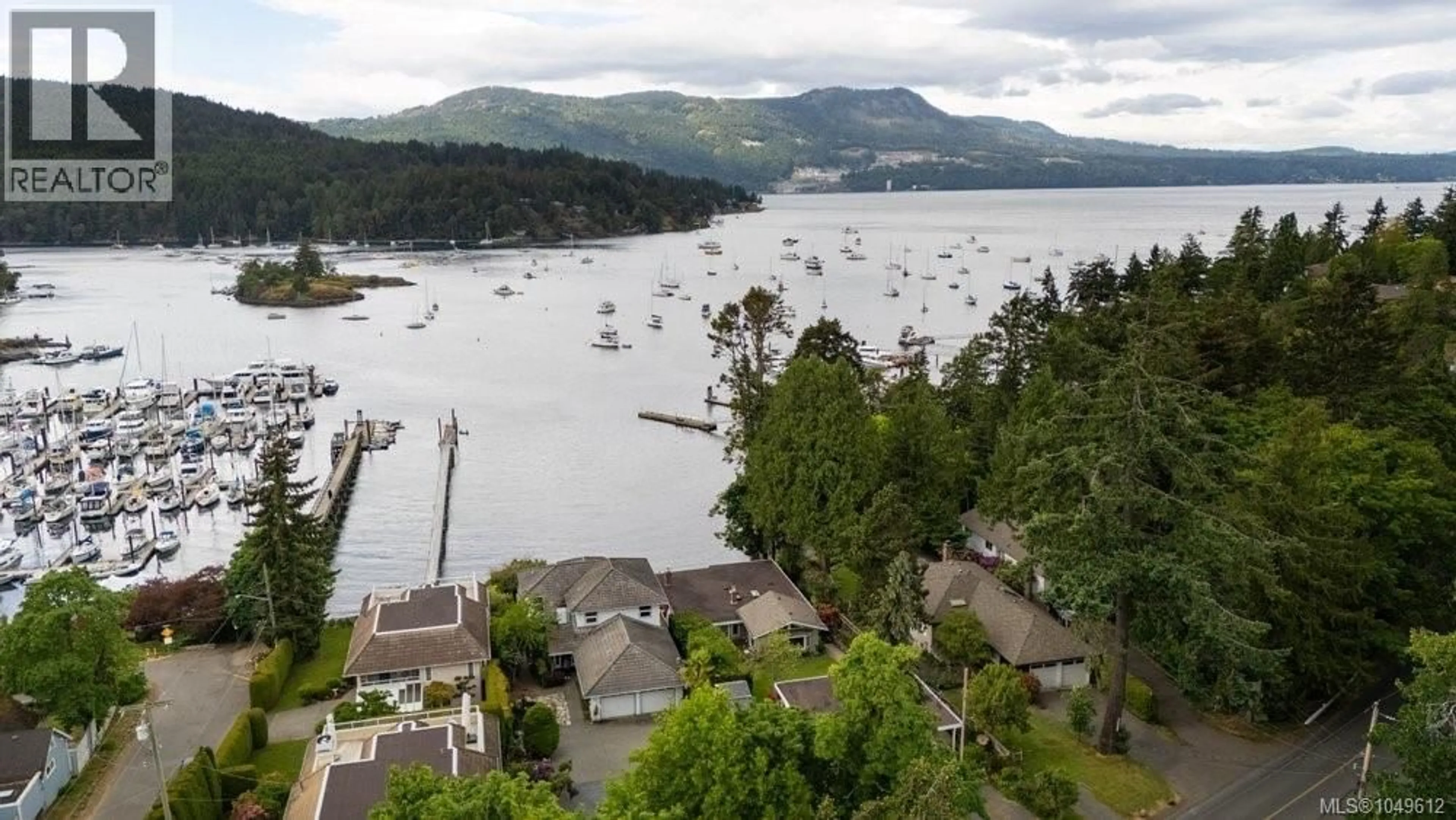 A pic from outside/outdoor area/front of a property/back of a property/a pic from drone, water/lake/river/ocean view for 7014 BRENTWOOD DRIVE, Central Saanich British Columbia V8M1B4