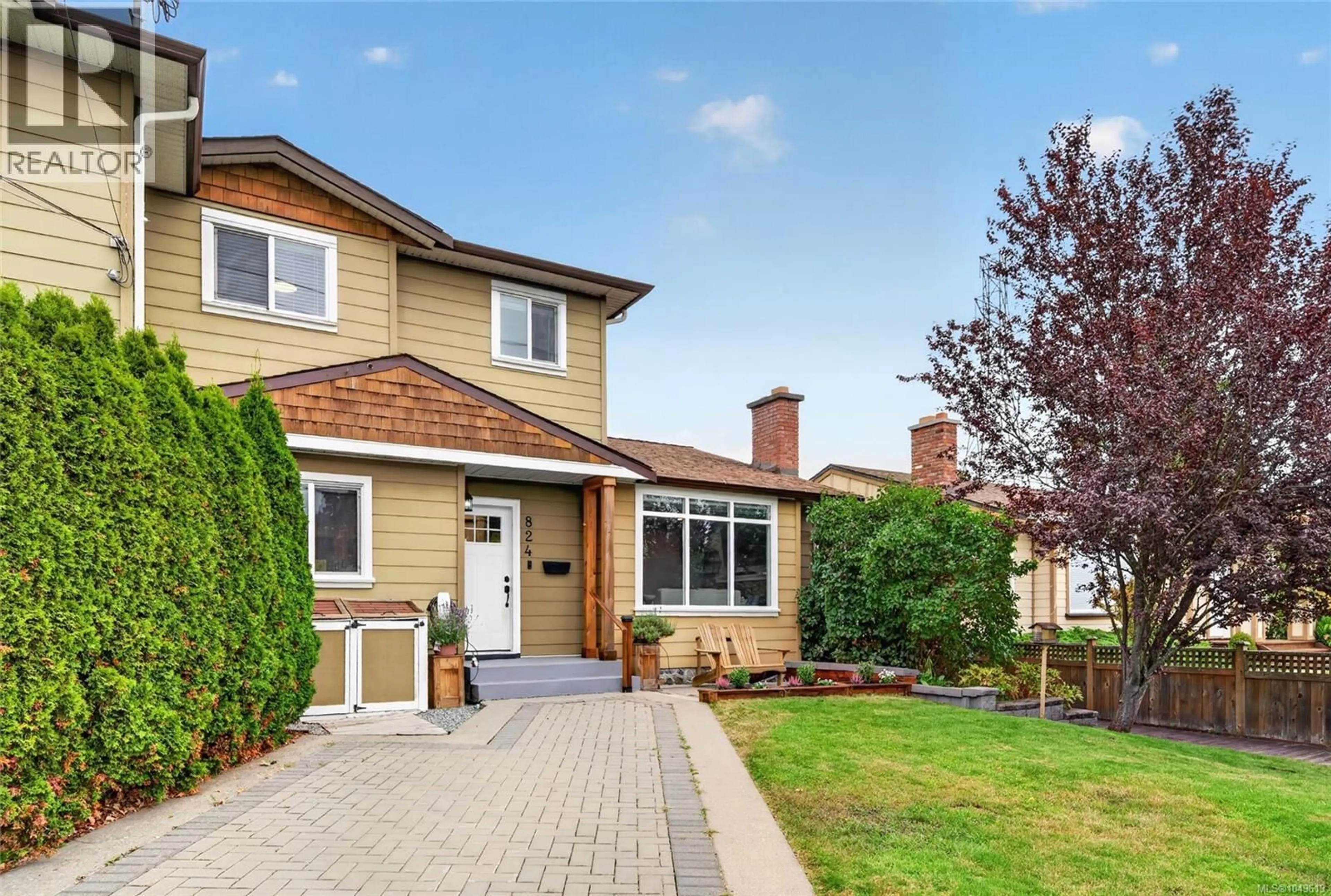 Home with brick exterior material, street for 824 BECKWITH AVENUE, Saanich British Columbia V8X3S1