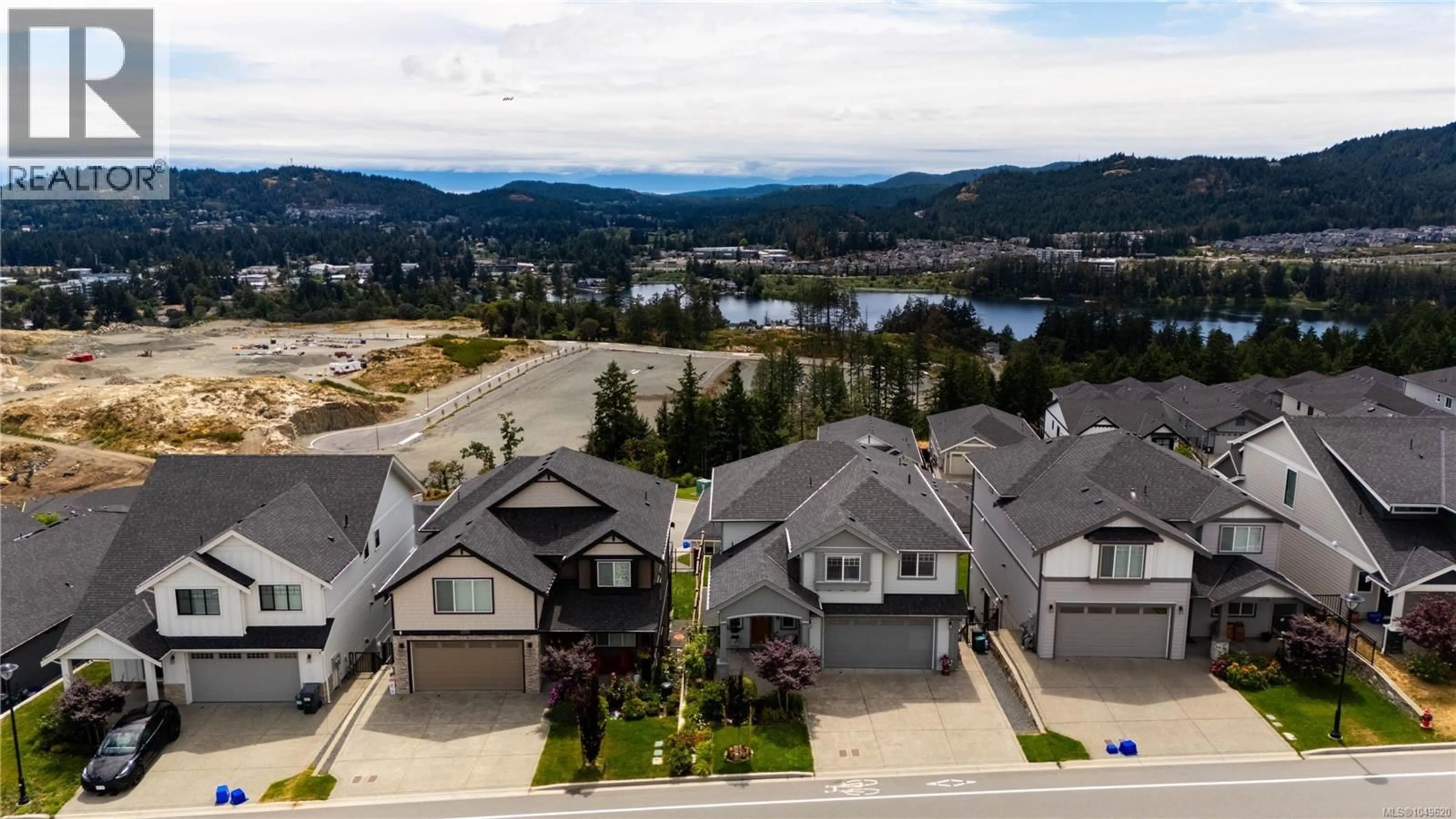 A pic from outside/outdoor area/front of a property/back of a property/a pic from drone, water/lake/river/ocean view for 1375 FLINT AVENUE, Langford British Columbia V9B0Z8