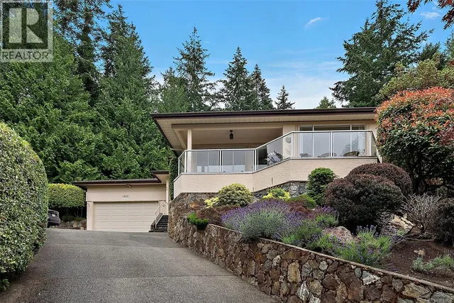 4802 AMBLEWOOD DRIVE, Saanich 2