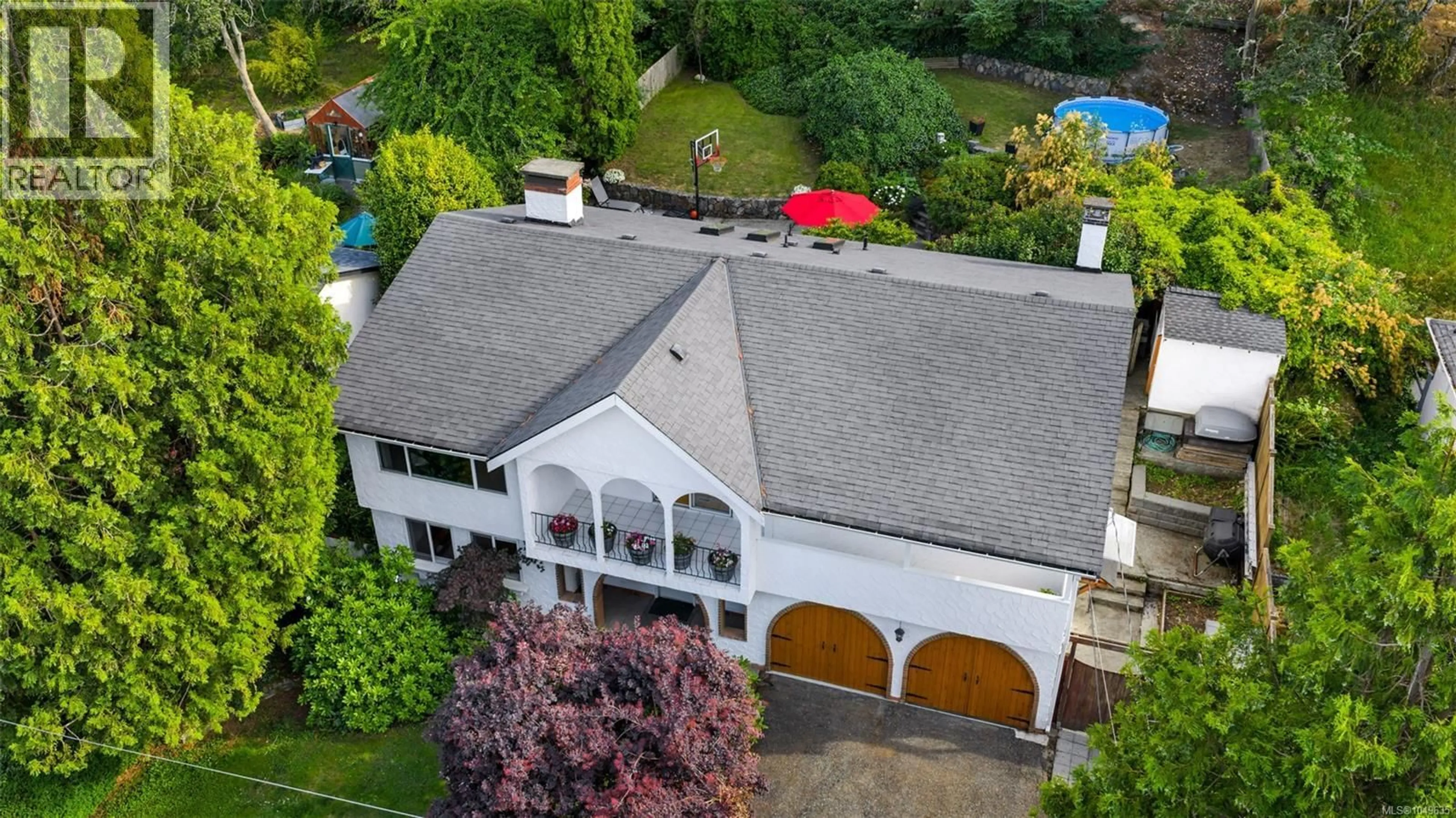 A pic from outside/outdoor area/front of a property/back of a property/a pic from drone, street for 485 CARSON ROAD, Colwood British Columbia V9C2C4