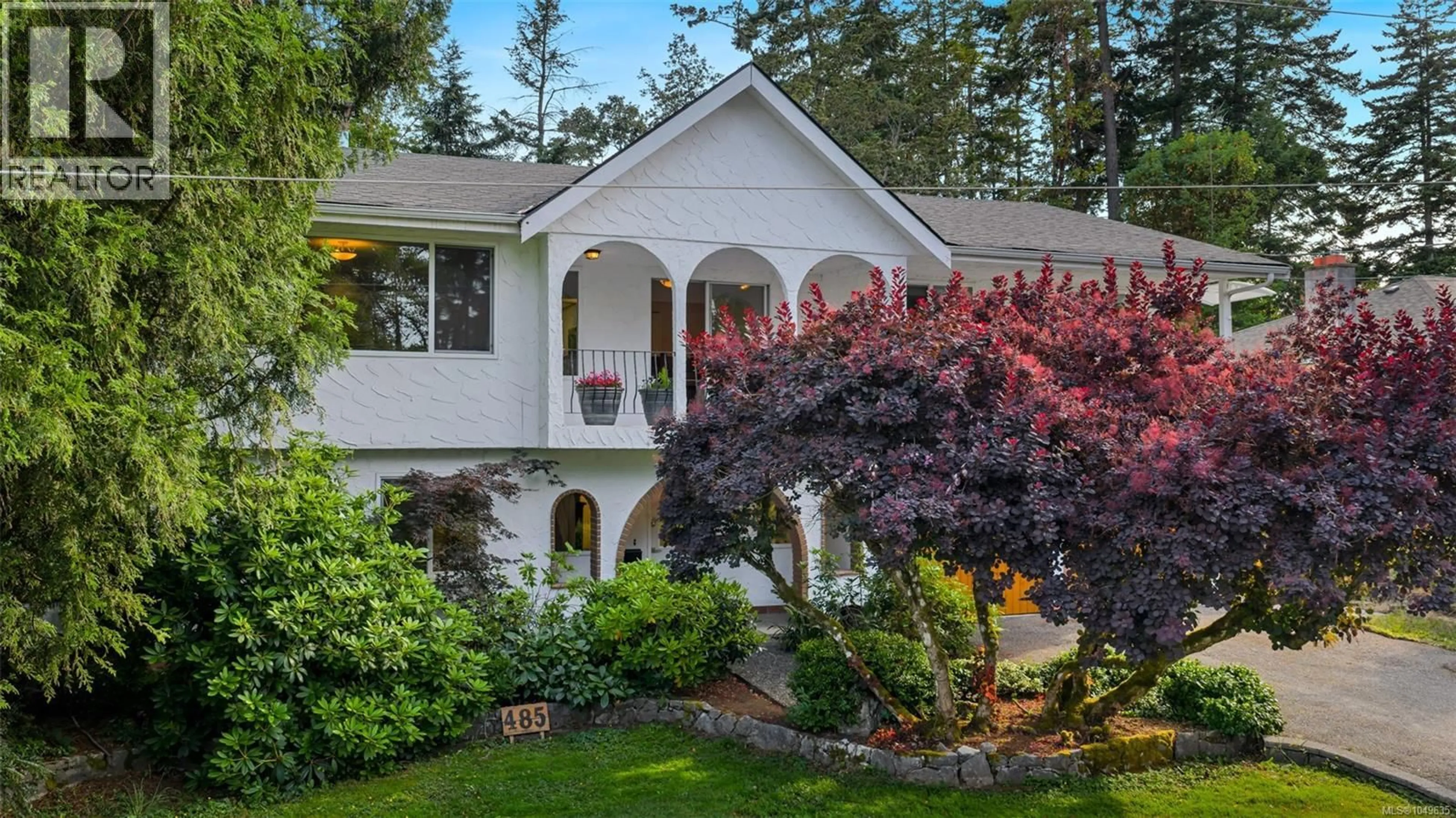 Home with vinyl exterior material, street for 485 CARSON ROAD, Colwood British Columbia V9C2C4