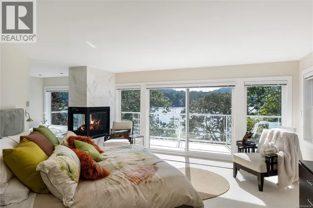 7090 BRENTWOOD DRIVE, Central Saanich 2