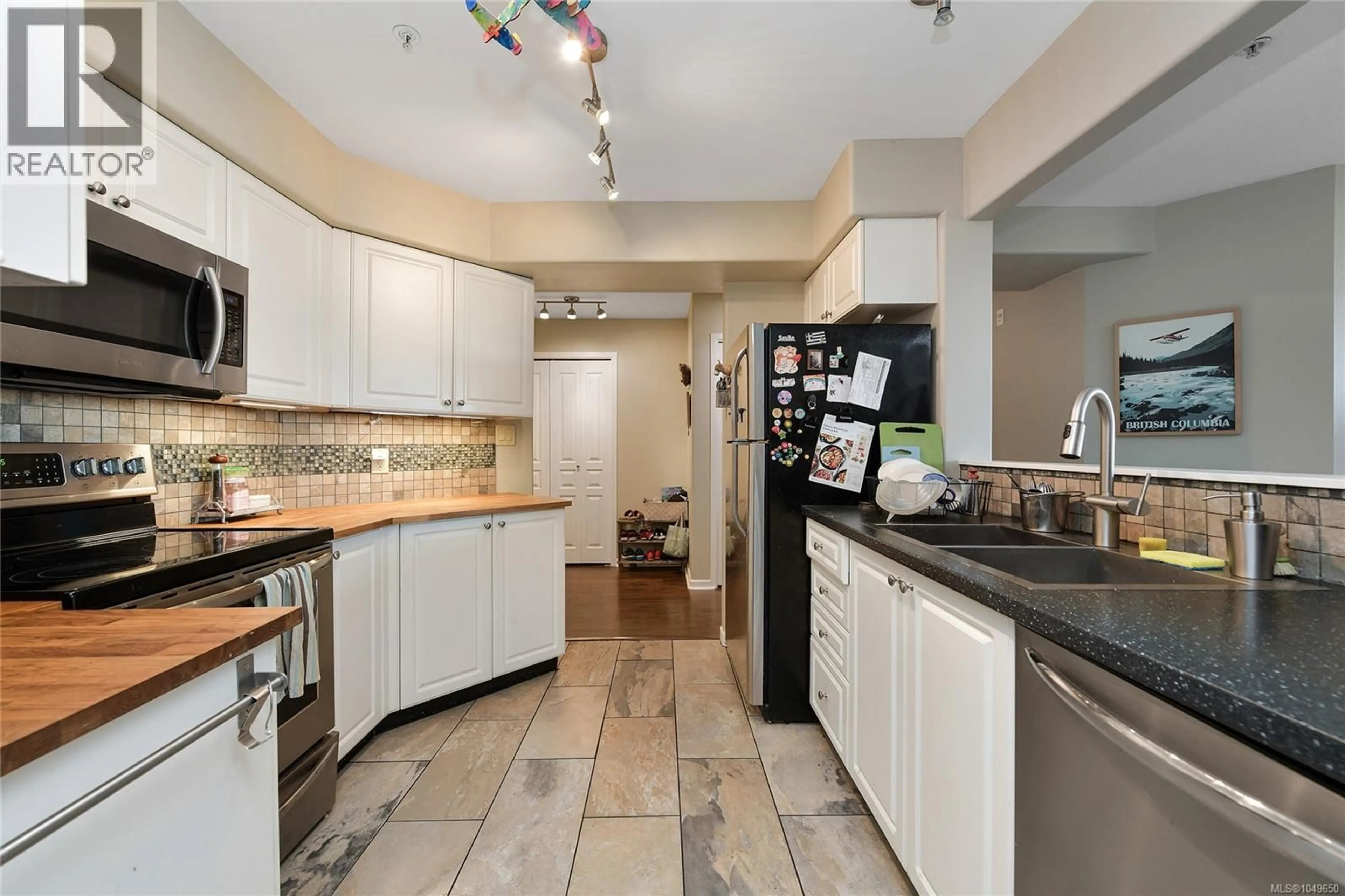Unknown for 108 - 27 SONGHEES ROAD, Victoria British Columbia V9A7M6