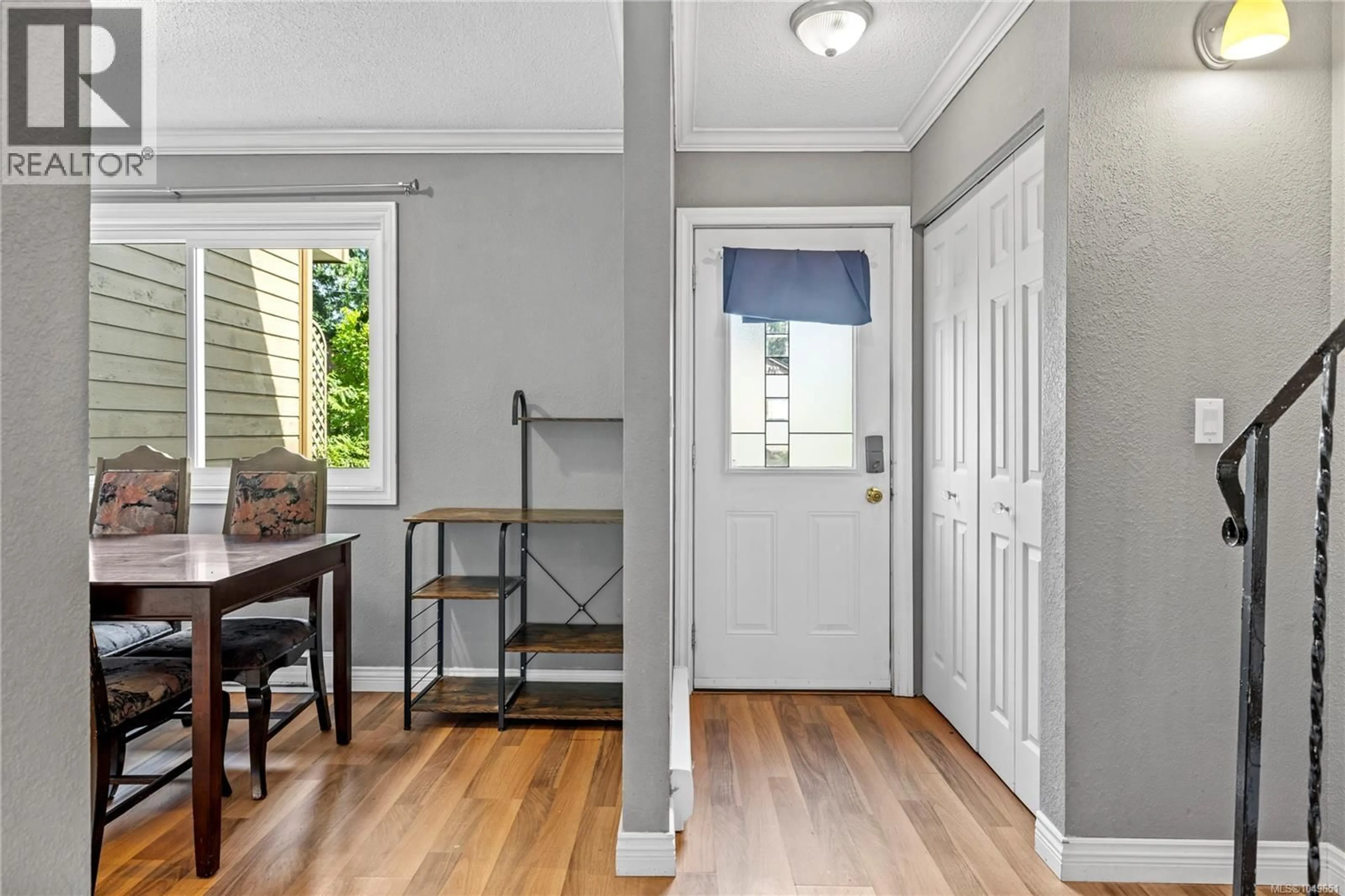 Indoor entryway for 6 - 855 HOWARD AVENUE, Nanaimo British Columbia V9R5V4