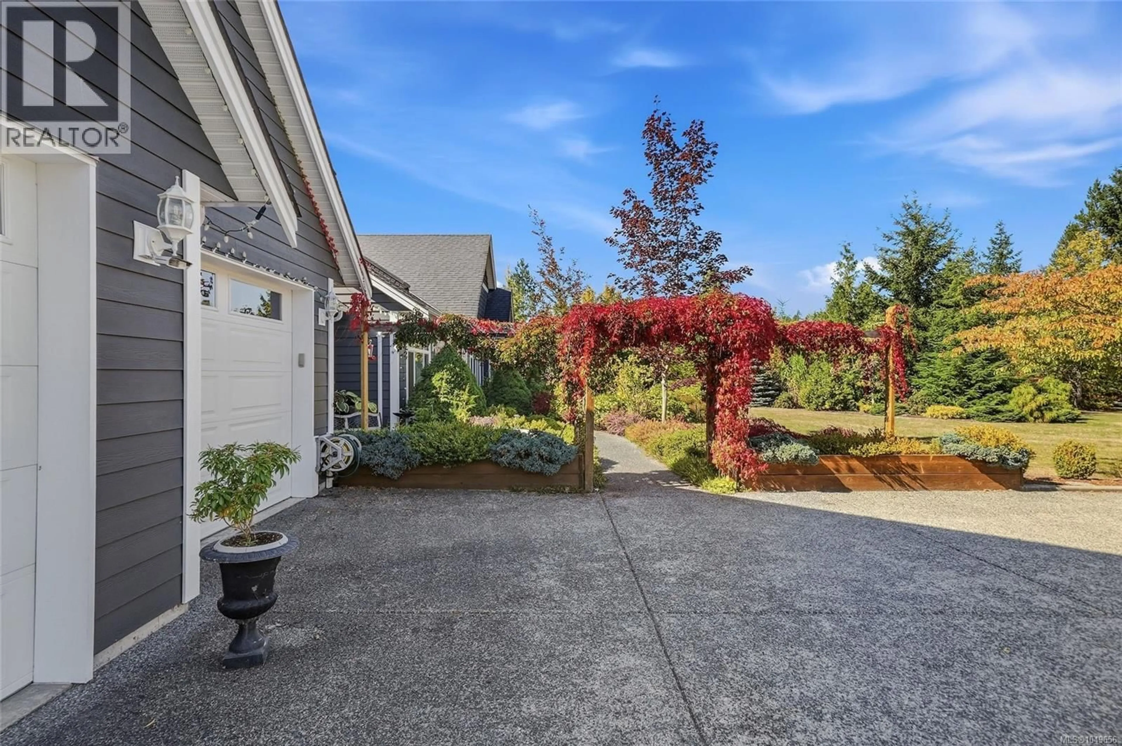 Patio, street for 2040 SUN KING ROAD, Coombs British Columbia V0R1M0