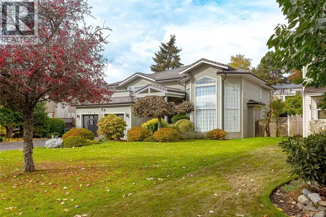 812 DALEWOOD LANE, Saanich 2