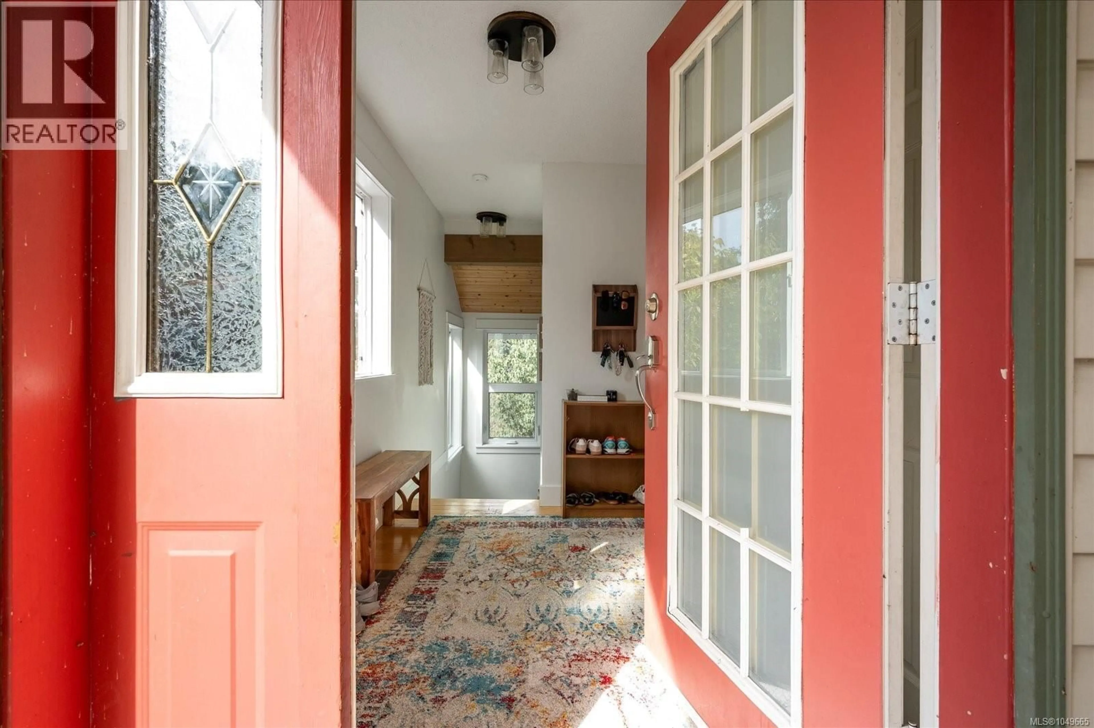 Indoor entryway for 1951 KELSIE ROAD, Nanaimo British Columbia V9X1B7