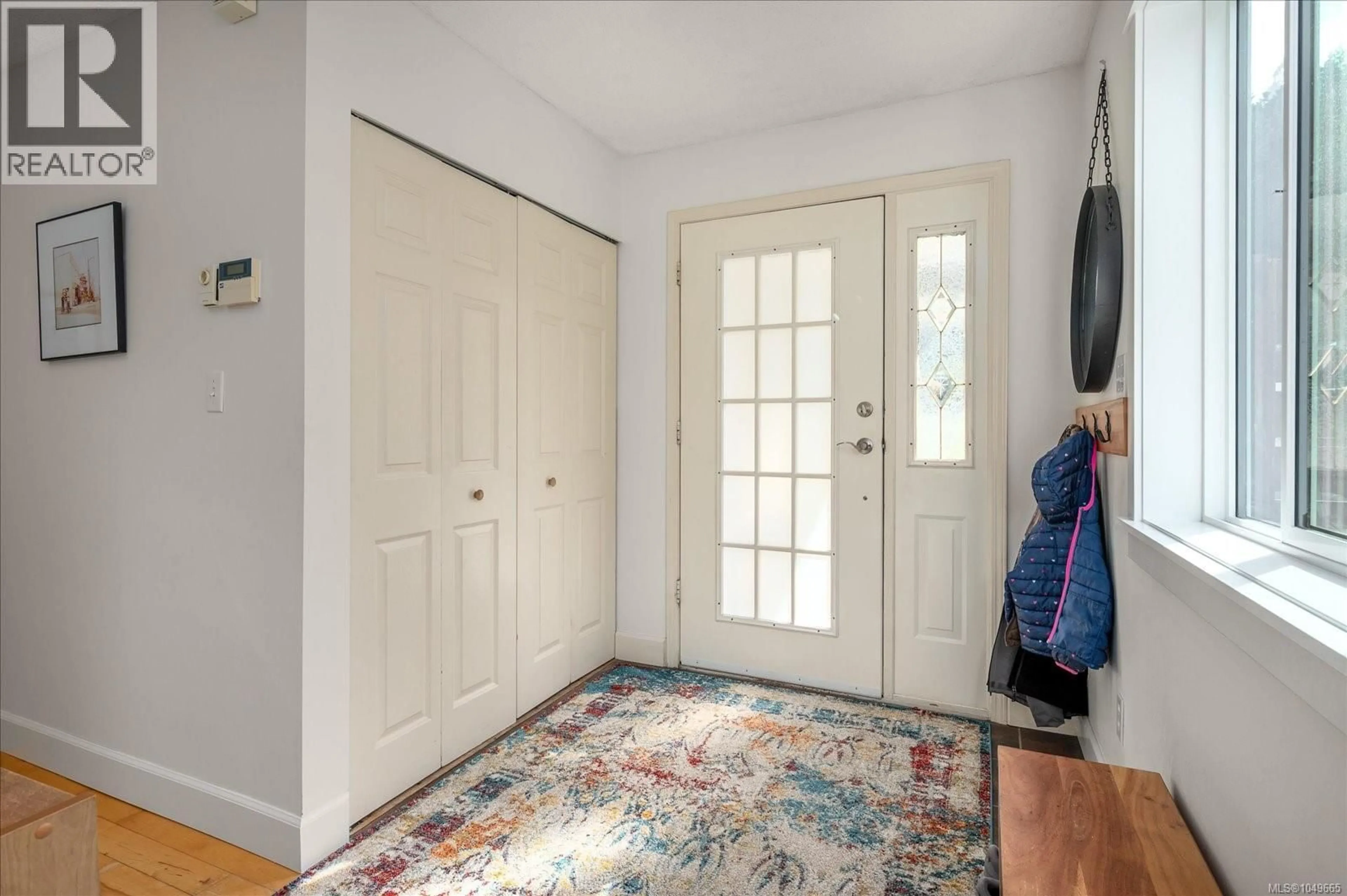 Indoor entryway for 1951 KELSIE ROAD, Nanaimo British Columbia V9X1B7