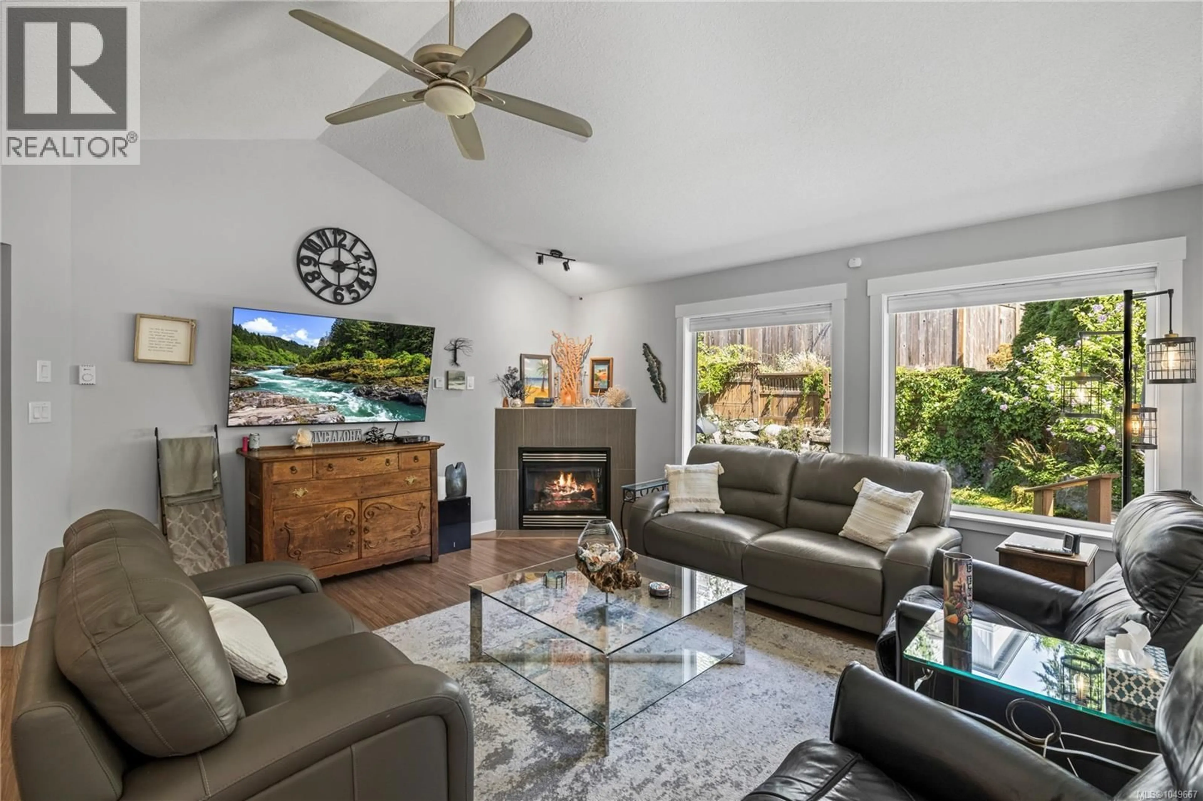 Living room with furniture, unknown for 536 COOK STREET, Ladysmith British Columbia V9G1A1