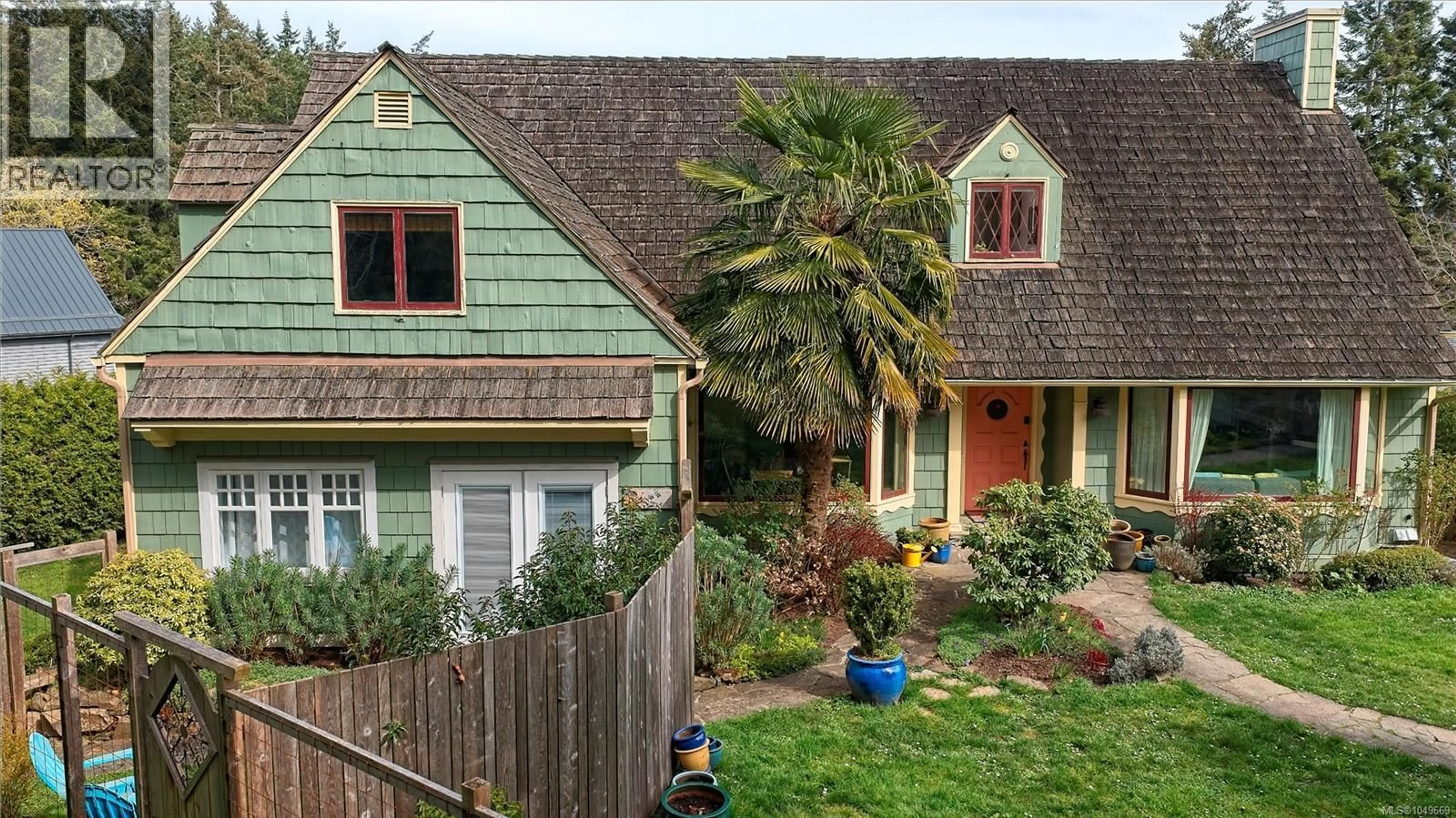 A pic from outside/outdoor area/front of a property/back of a property/a pic from drone, street for 150 DRAKE ROAD, Salt Spring British Columbia V8K2V8