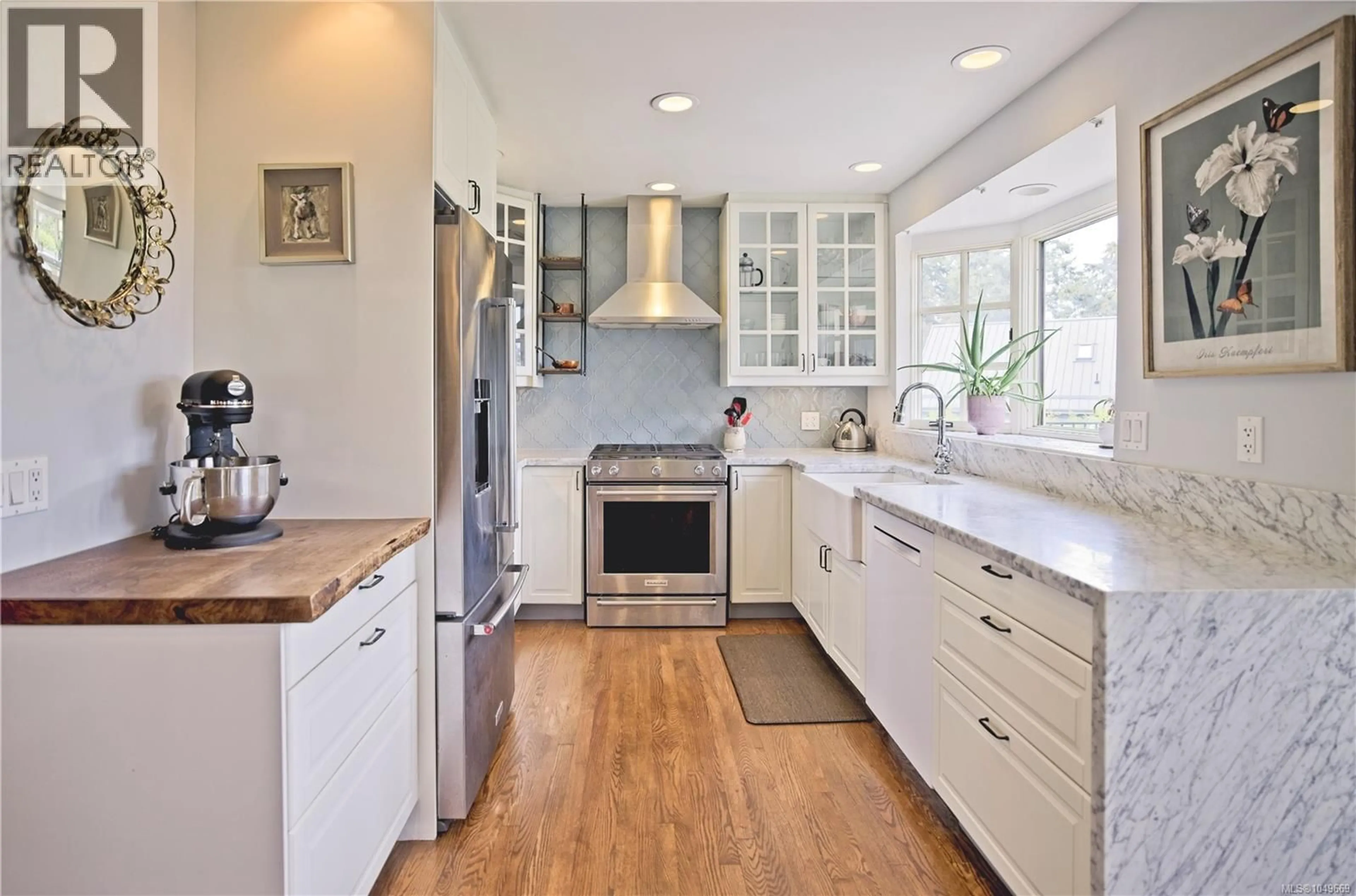 Contemporary kitchen, ceramic/tile floor for 150 DRAKE ROAD, Salt Spring British Columbia V8K2V8