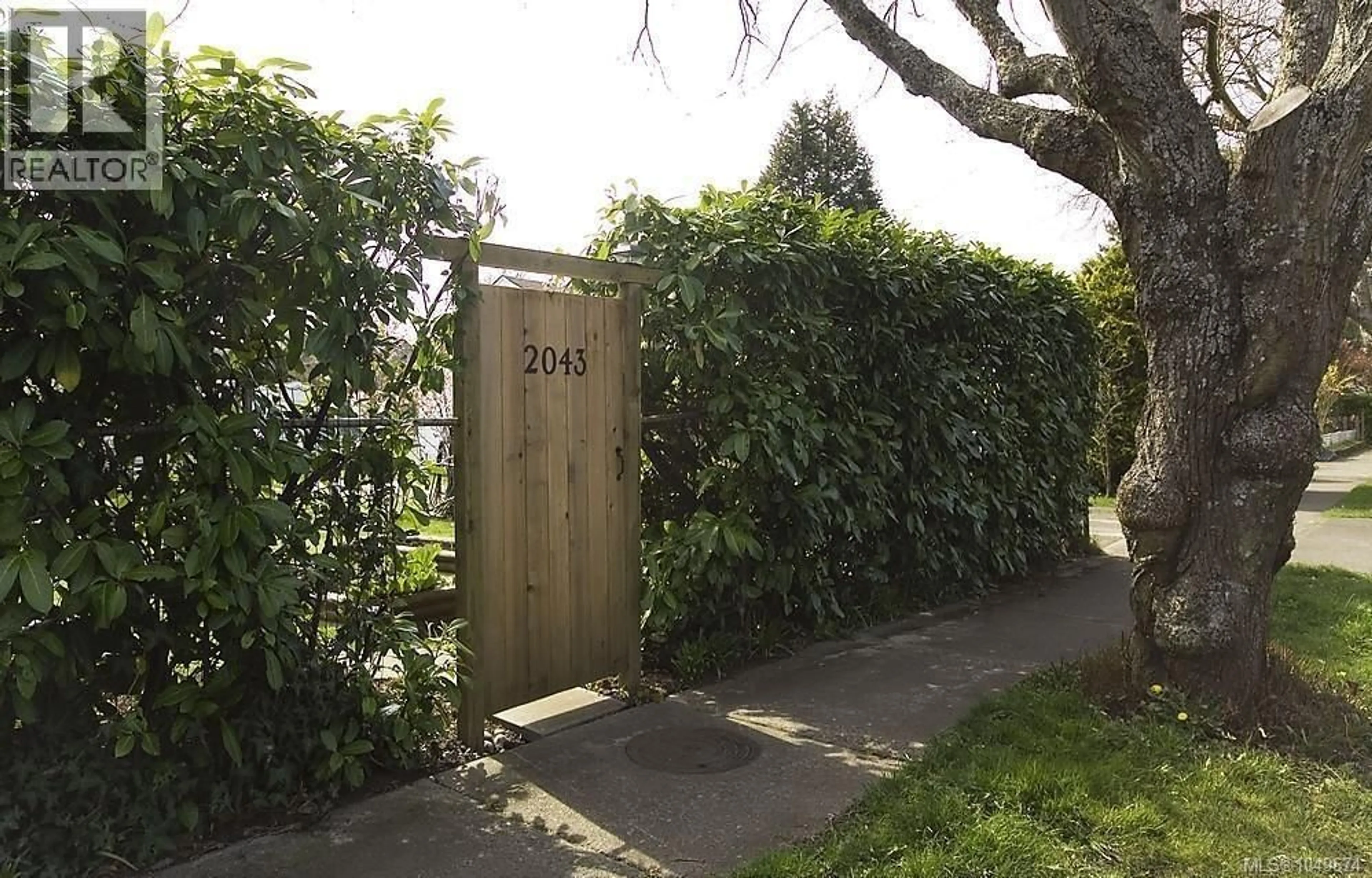 Unknown for 2043 MILTON STREET, Oak Bay British Columbia V8R1N7