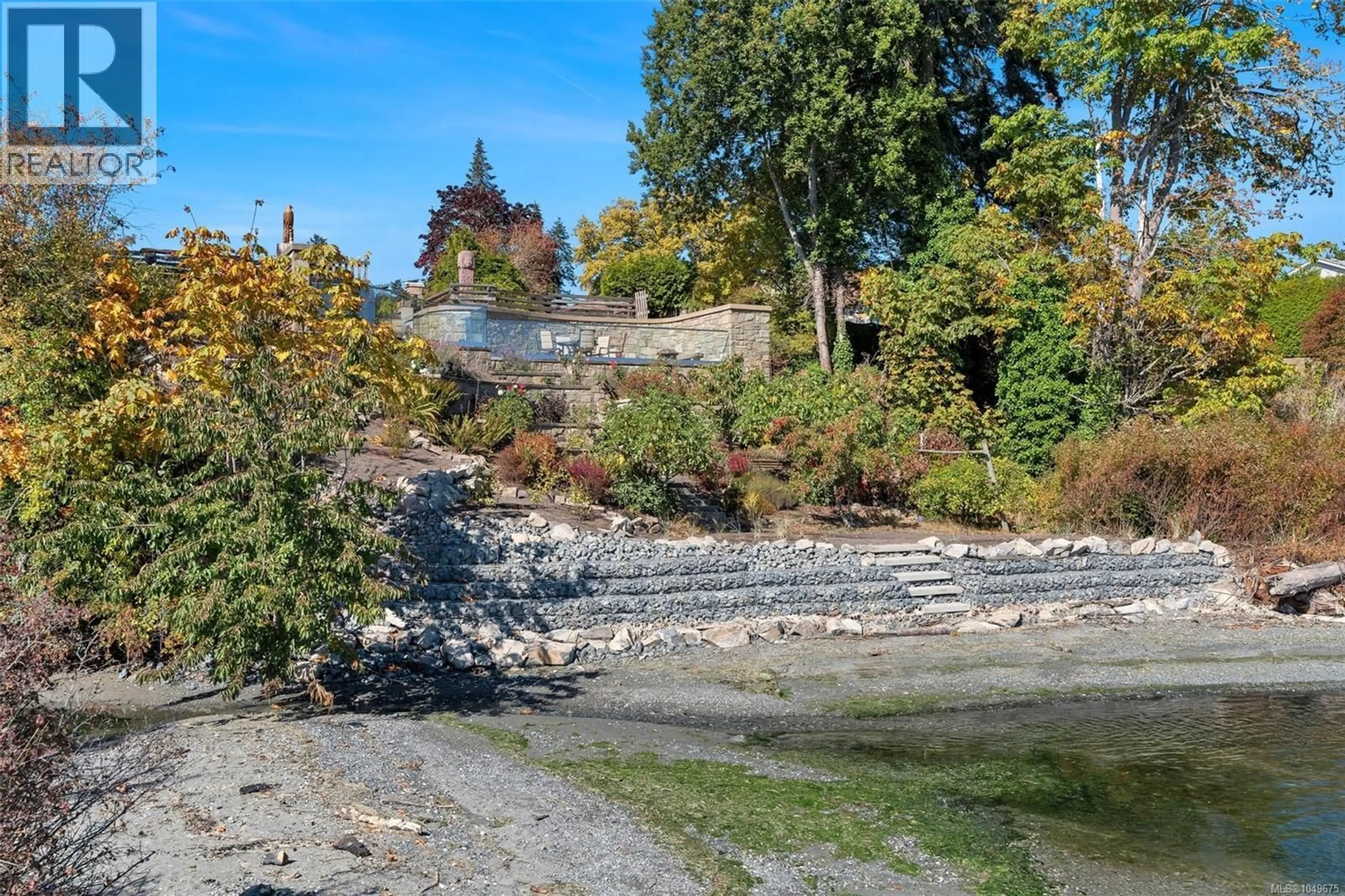 A pic from outside/outdoor area/front of a property/back of a property/a pic from drone, unknown for 4077 BALSAM DRIVE, Cobble Hill British Columbia V8H0E8
