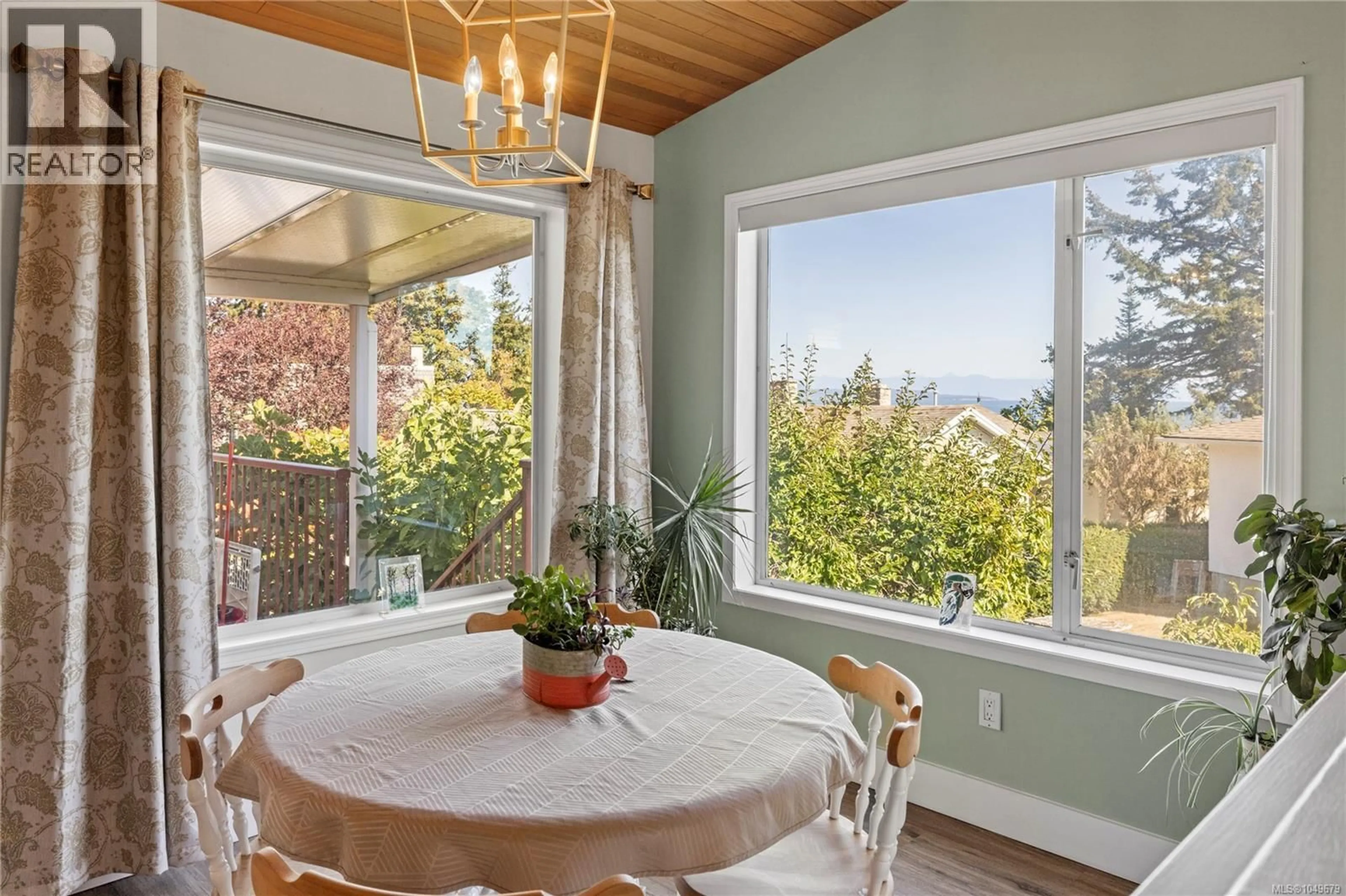 Dining room, unknown for 511 PANORAMA PLACE, Parksville British Columbia V9P1A4