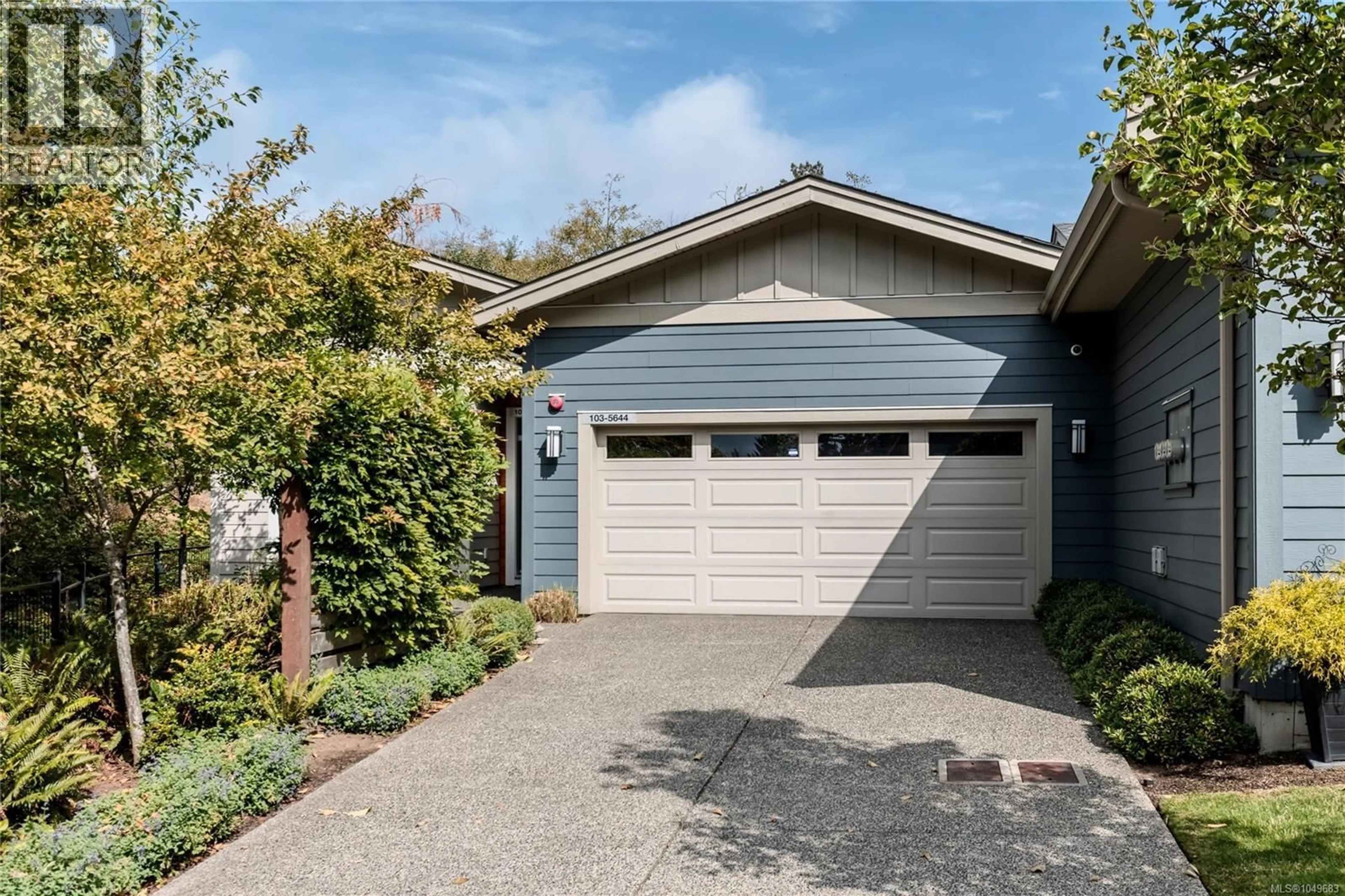 Home with vinyl exterior material, street for 103 - 5644 LINLEY VALLEY DRIVE, Nanaimo British Columbia V9T0K1