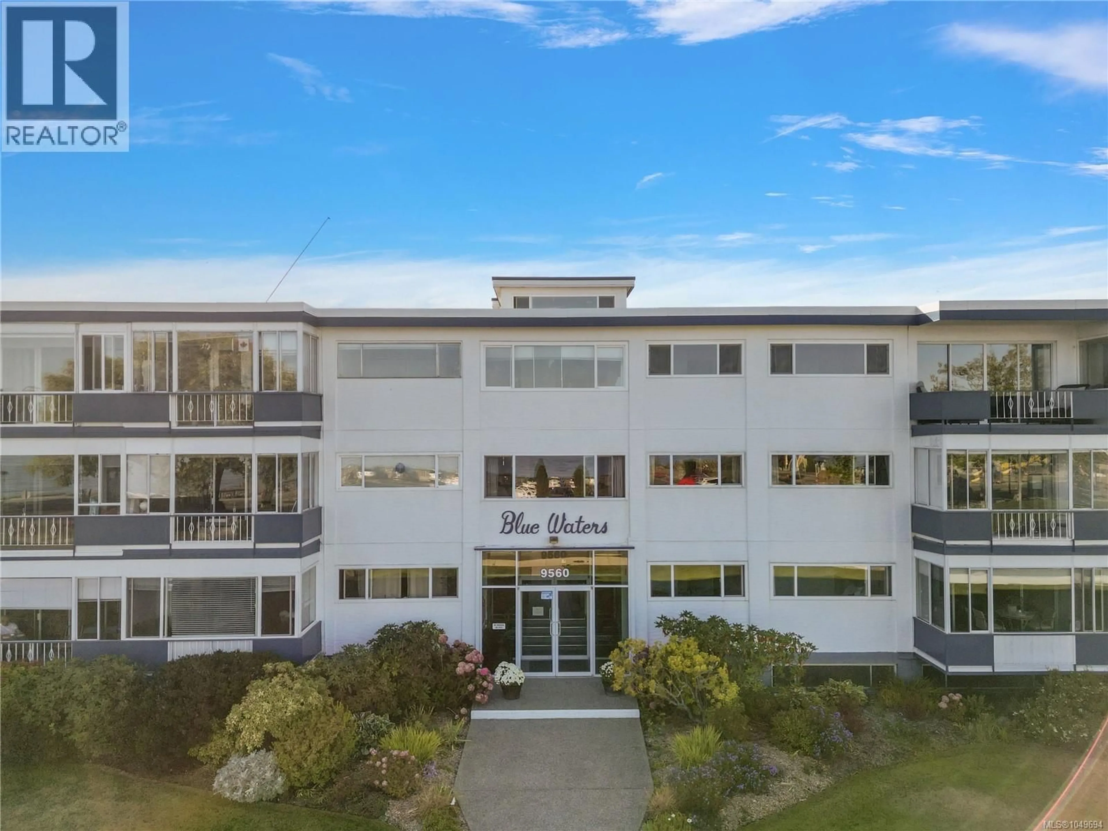 A pic from outside/outdoor area/front of a property/back of a property/a pic from drone, building for 315 - 9560 FIFTH STREET, Sidney British Columbia V8L2W5