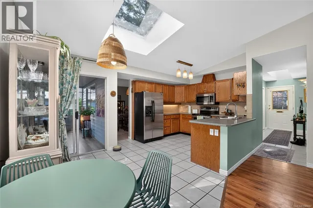 3560 FALCON DRIVE, Nanaimo 5