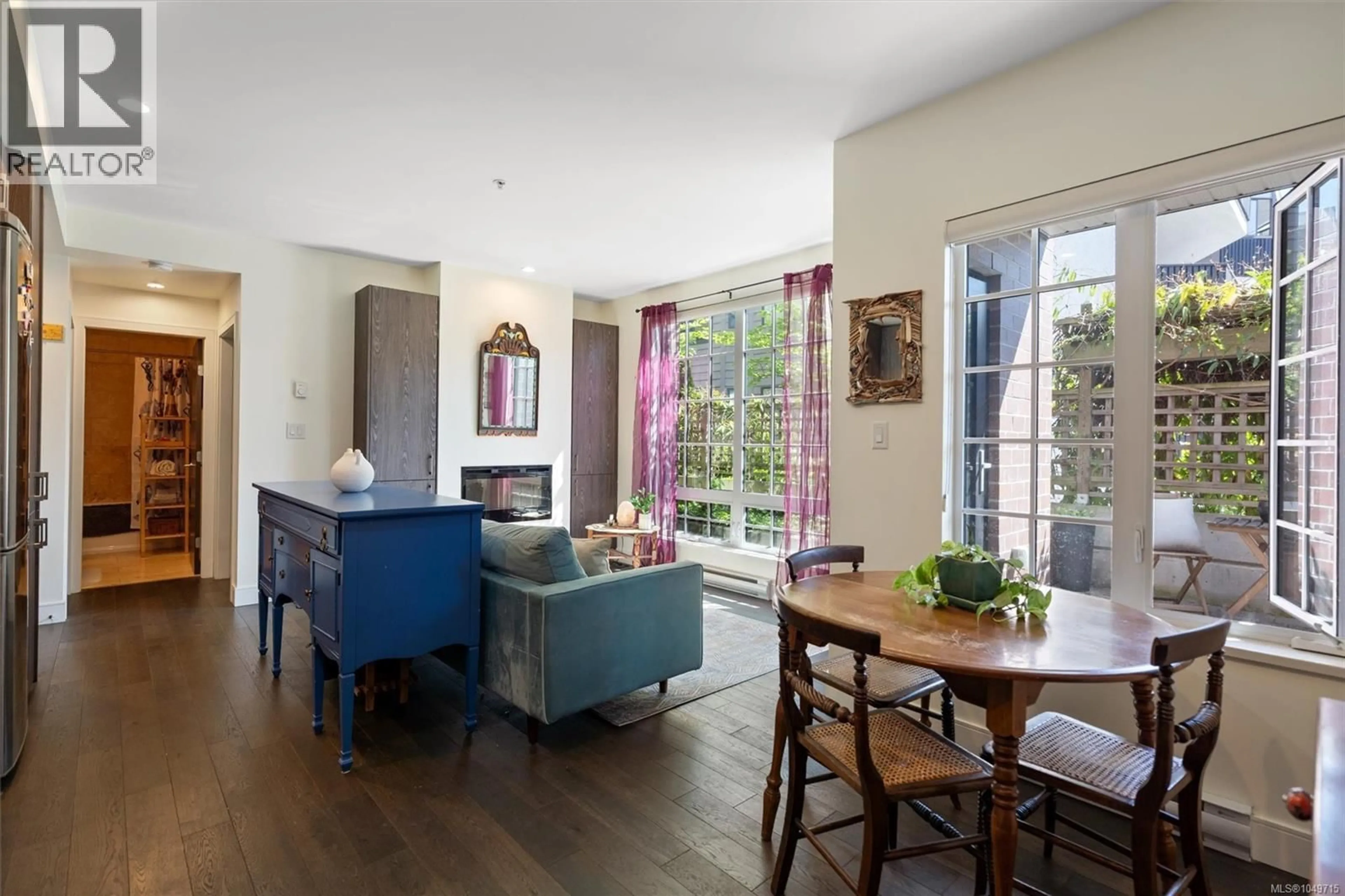 Unknown for 105 - 1011 BURDETT AVENUE, Victoria British Columbia V8V3G9