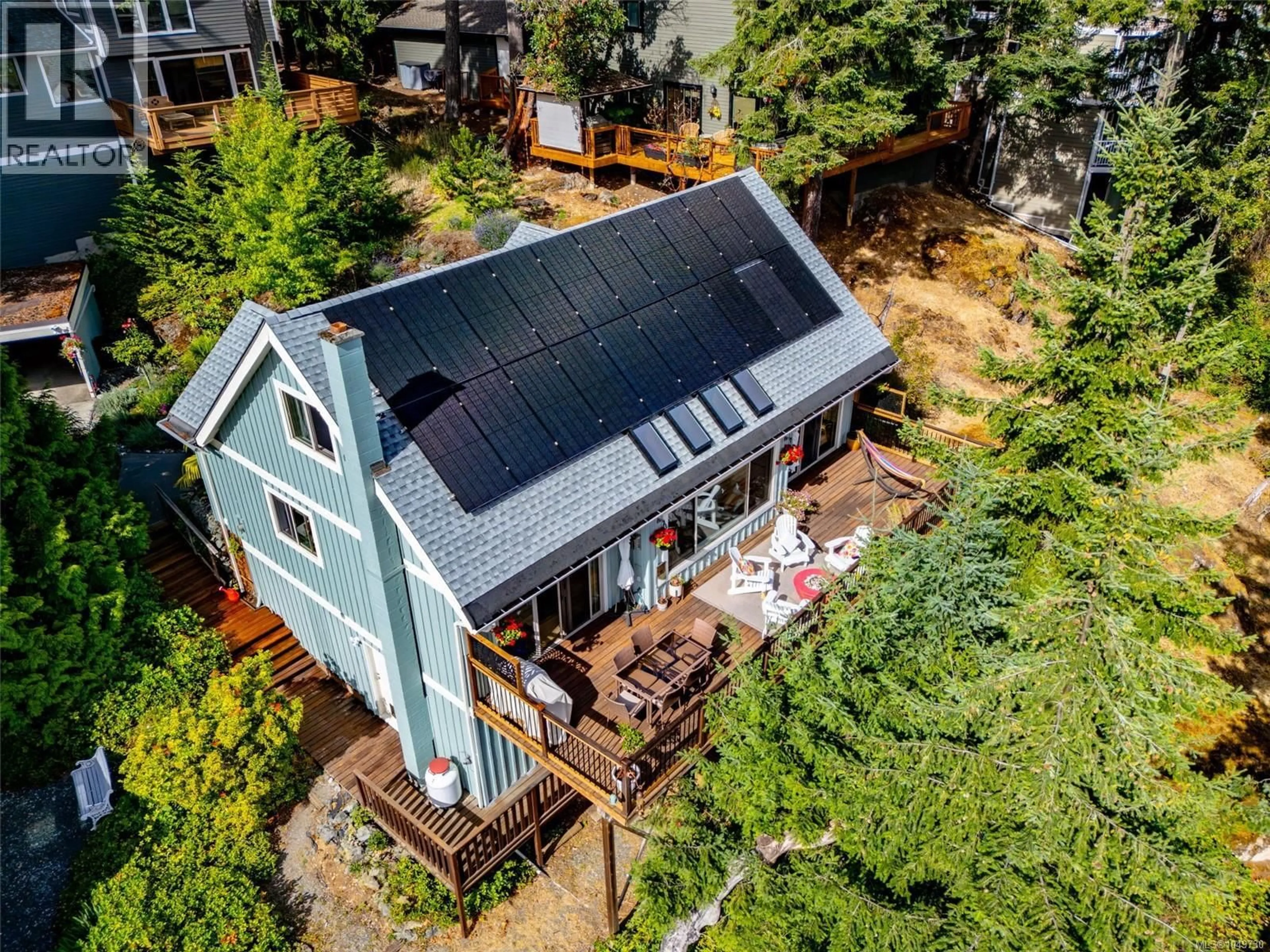 A pic from outside/outdoor area/front of a property/back of a property/a pic from drone, street for 881 GROUSE PLACE, Nanaimo British Columbia V9T5A4
