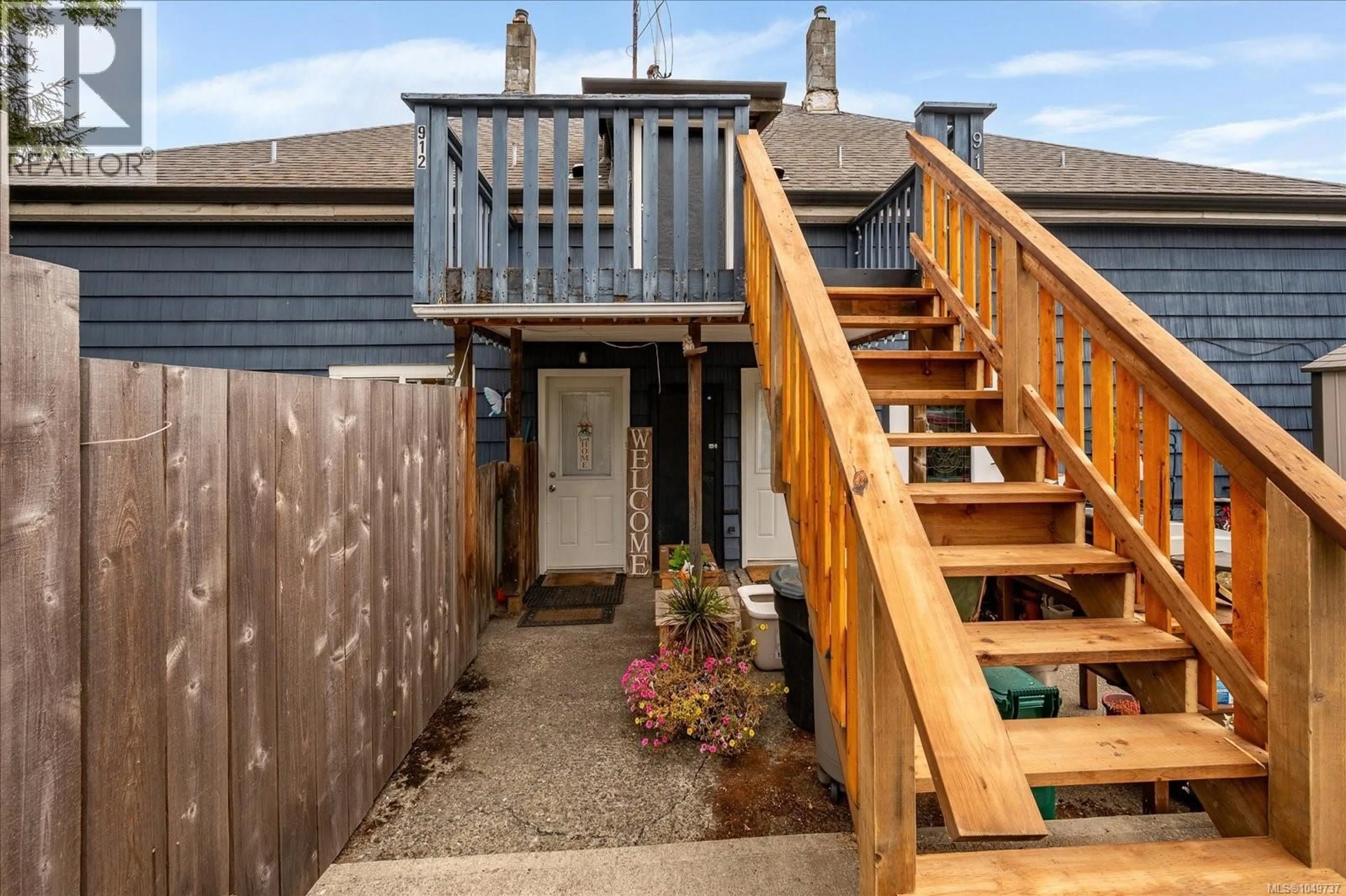 Patio, street for 910 ESPLANADE AVENUE, Ladysmith British Columbia V9G1A0
