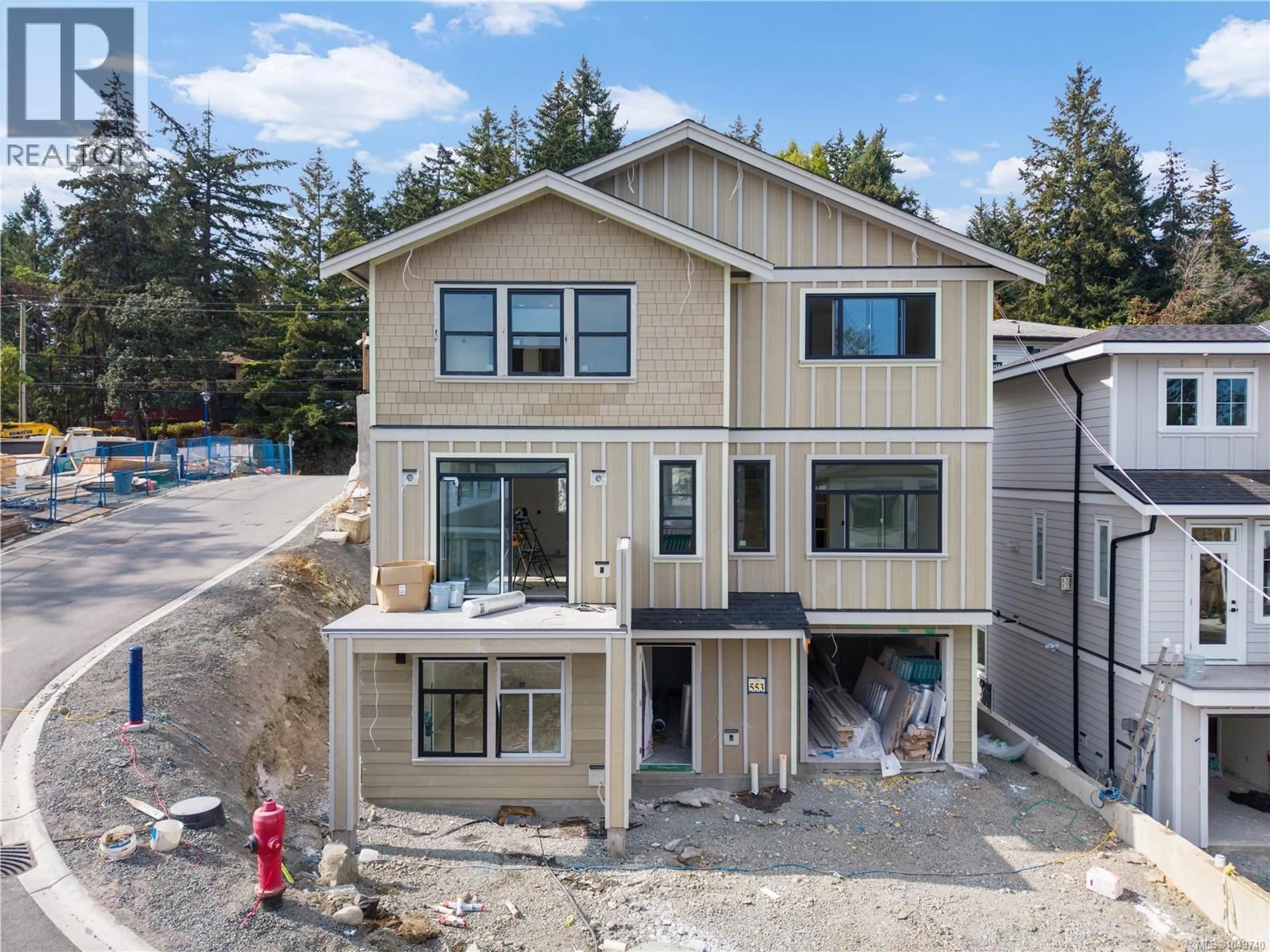 Home with vinyl exterior material, street for 553 BELFORD PLACE, Langford British Columbia V9B6C1