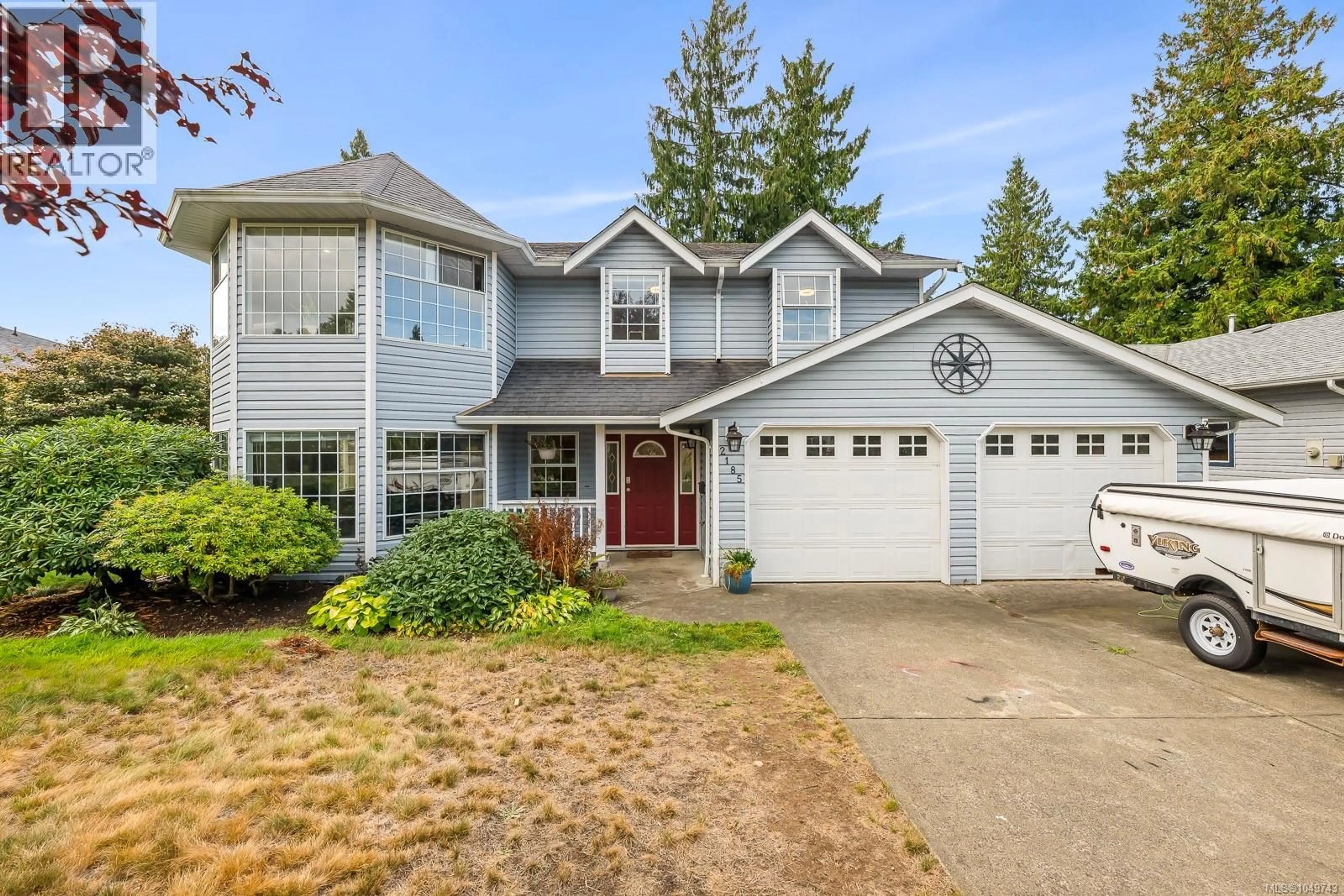 Home with vinyl exterior material, street for 2185 CARDINAL PLACE, Comox British Columbia V9M3G2