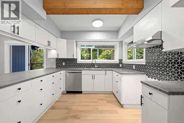 245 GLACIER VIEW DRIVE, Comox 2