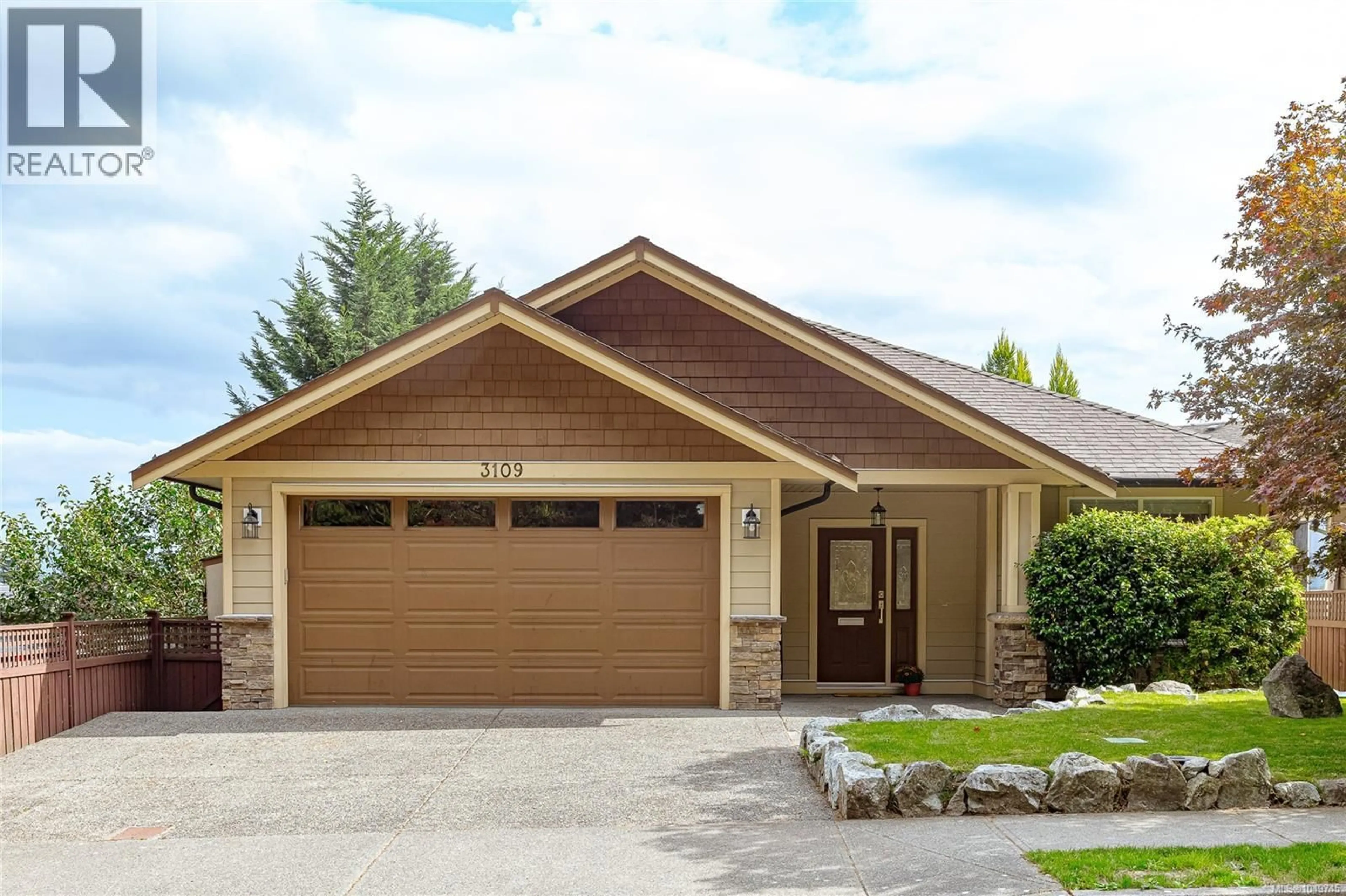 Home with vinyl exterior material, street for 3109 CLIFFS ROAD, Duncan British Columbia V9L0C6