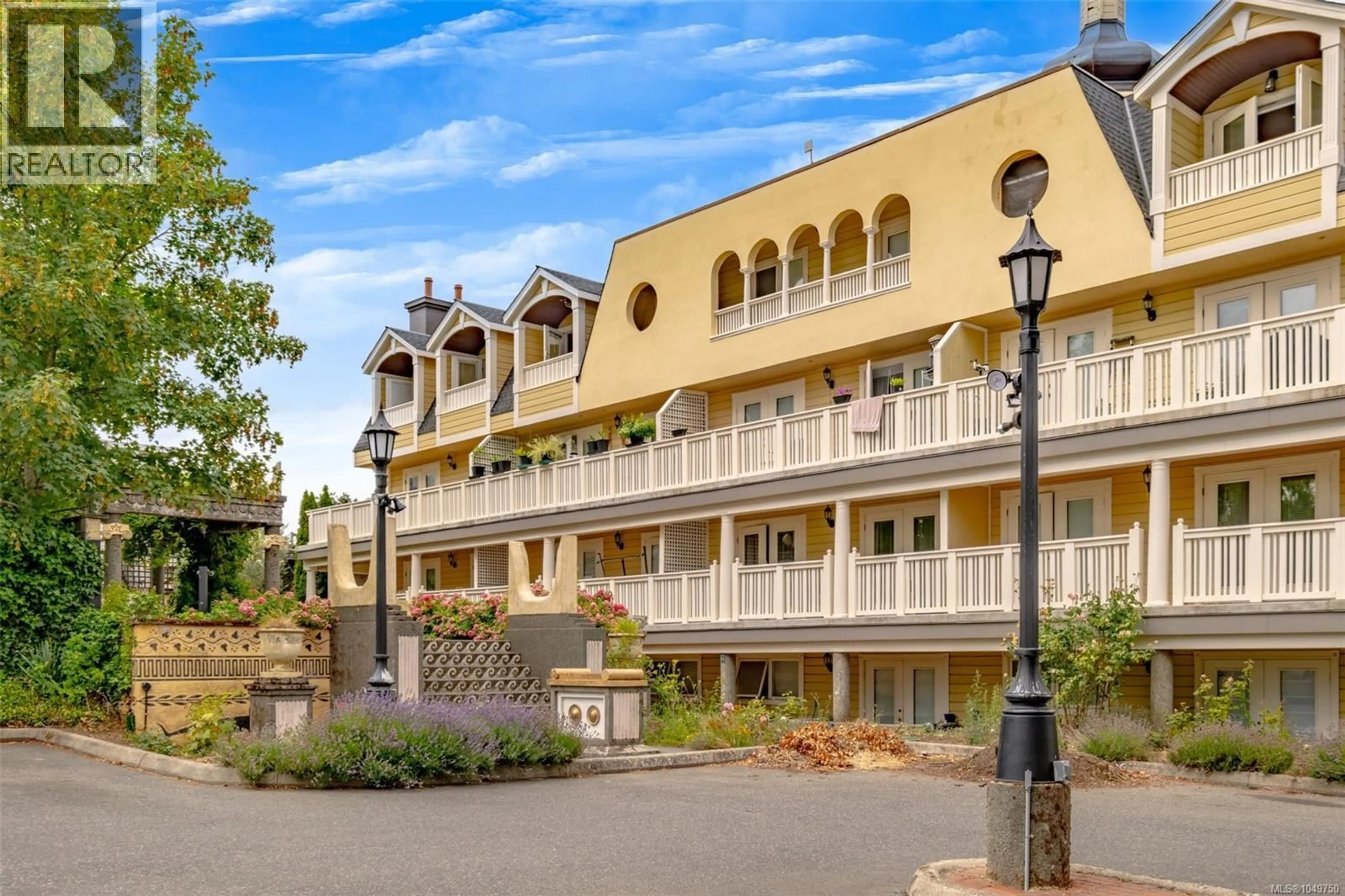 Patio, mountain view for 204 - 645 SELBY STREET, Nanaimo British Columbia V9R2S2