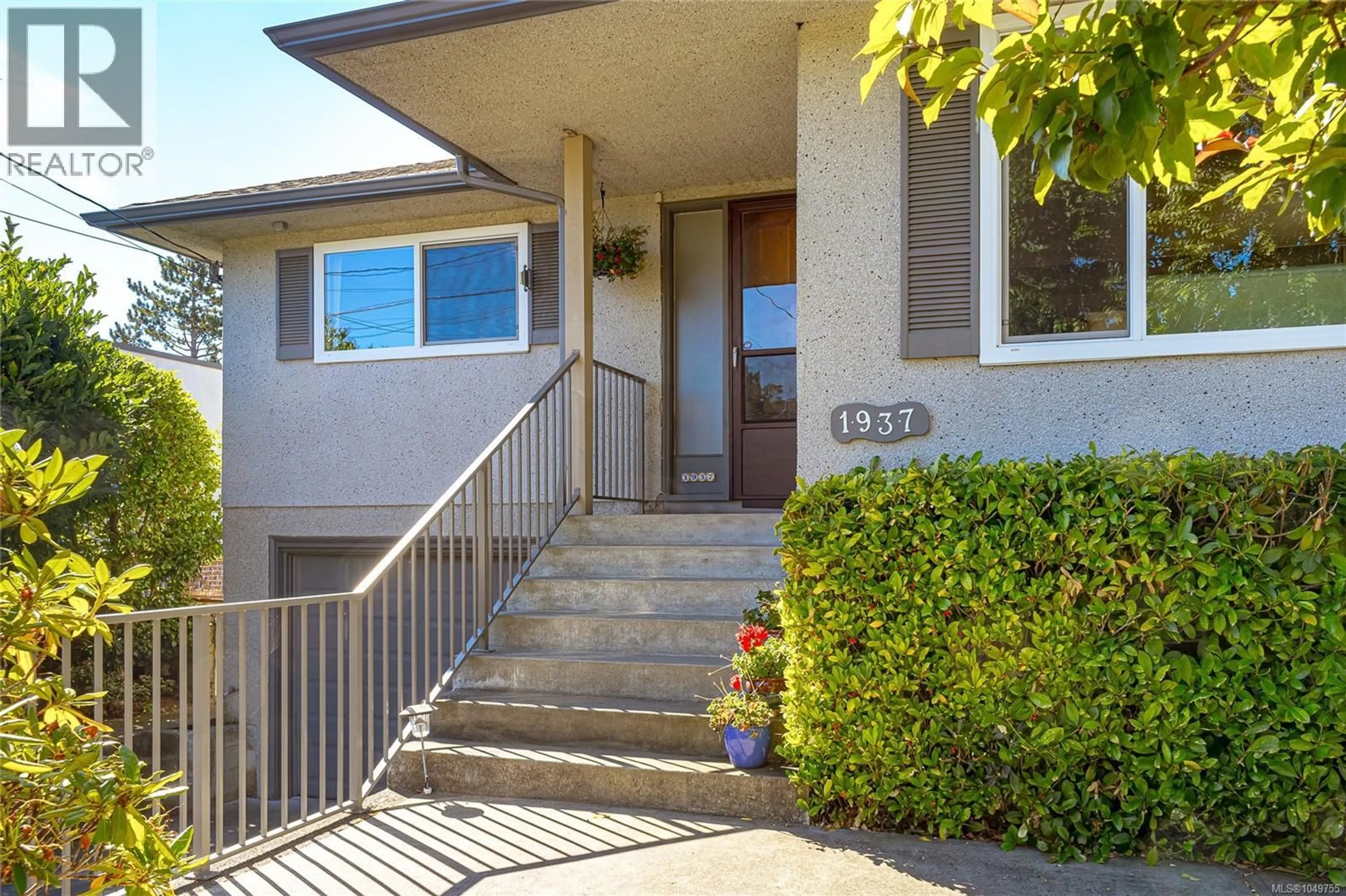 Unknown for 1937 NEWTON STREET, Saanich British Columbia V8R2R5