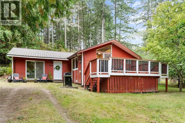 436 HEMLOCK AVENUE, Gabriola Island 2