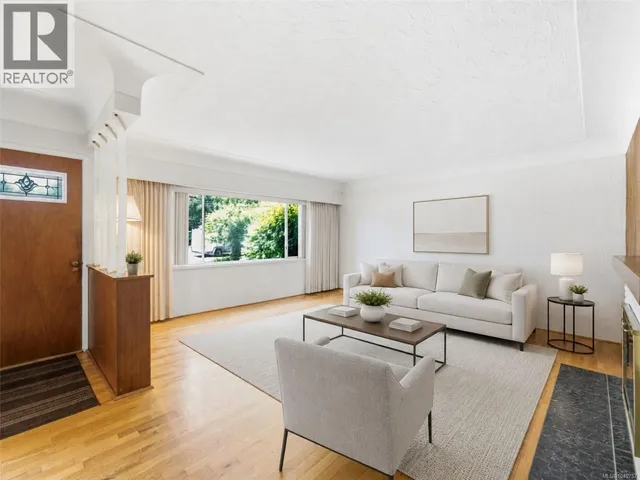 2430 CAMELOT ROAD, Saanich 3