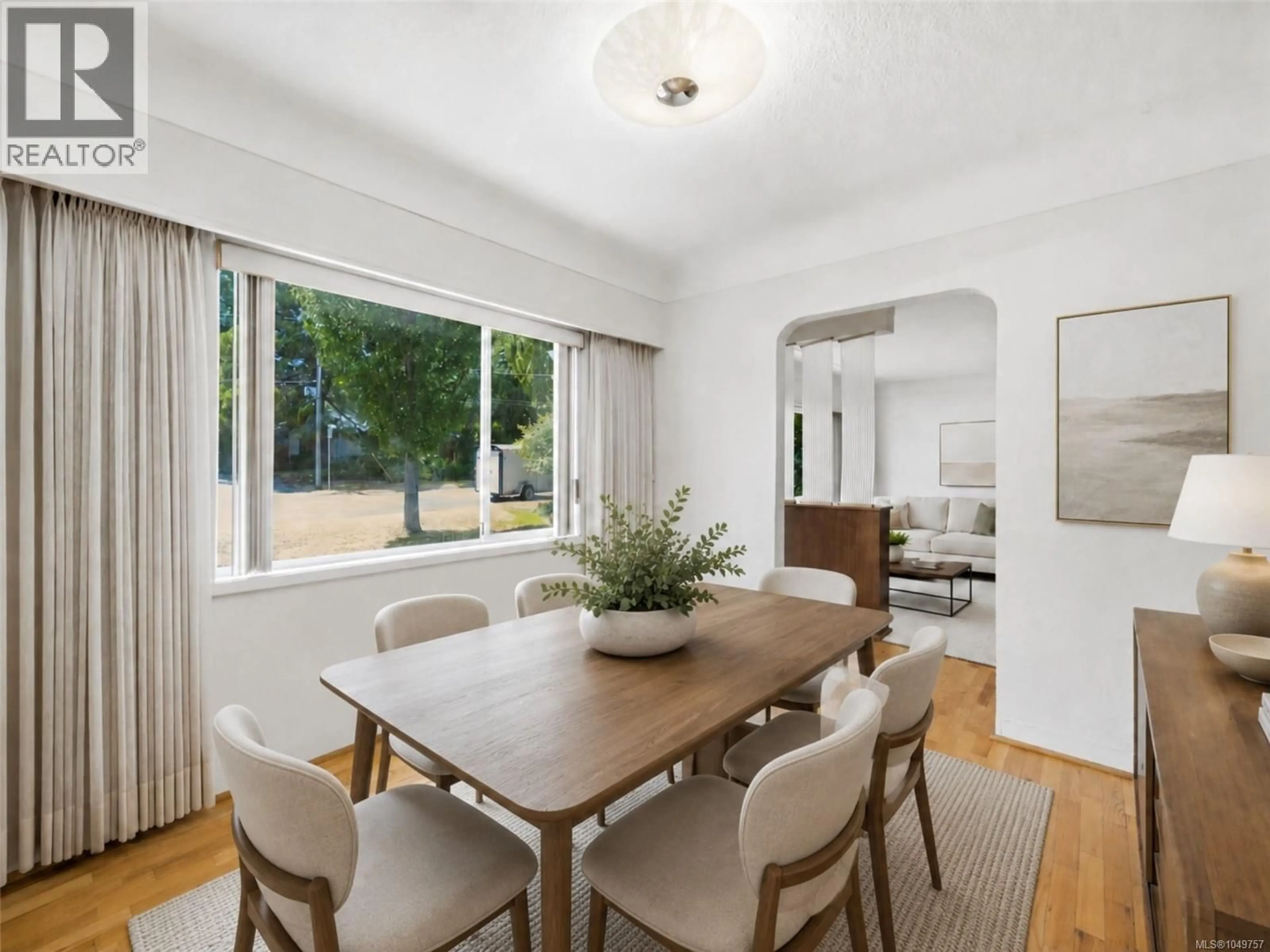 Dining room, wood/laminate floor for 2430 CAMELOT ROAD, Saanich British Columbia V8N1J3