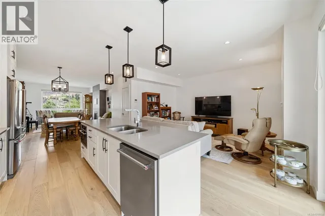 2836 TURNSTYLE CRESCENT, Langford 5