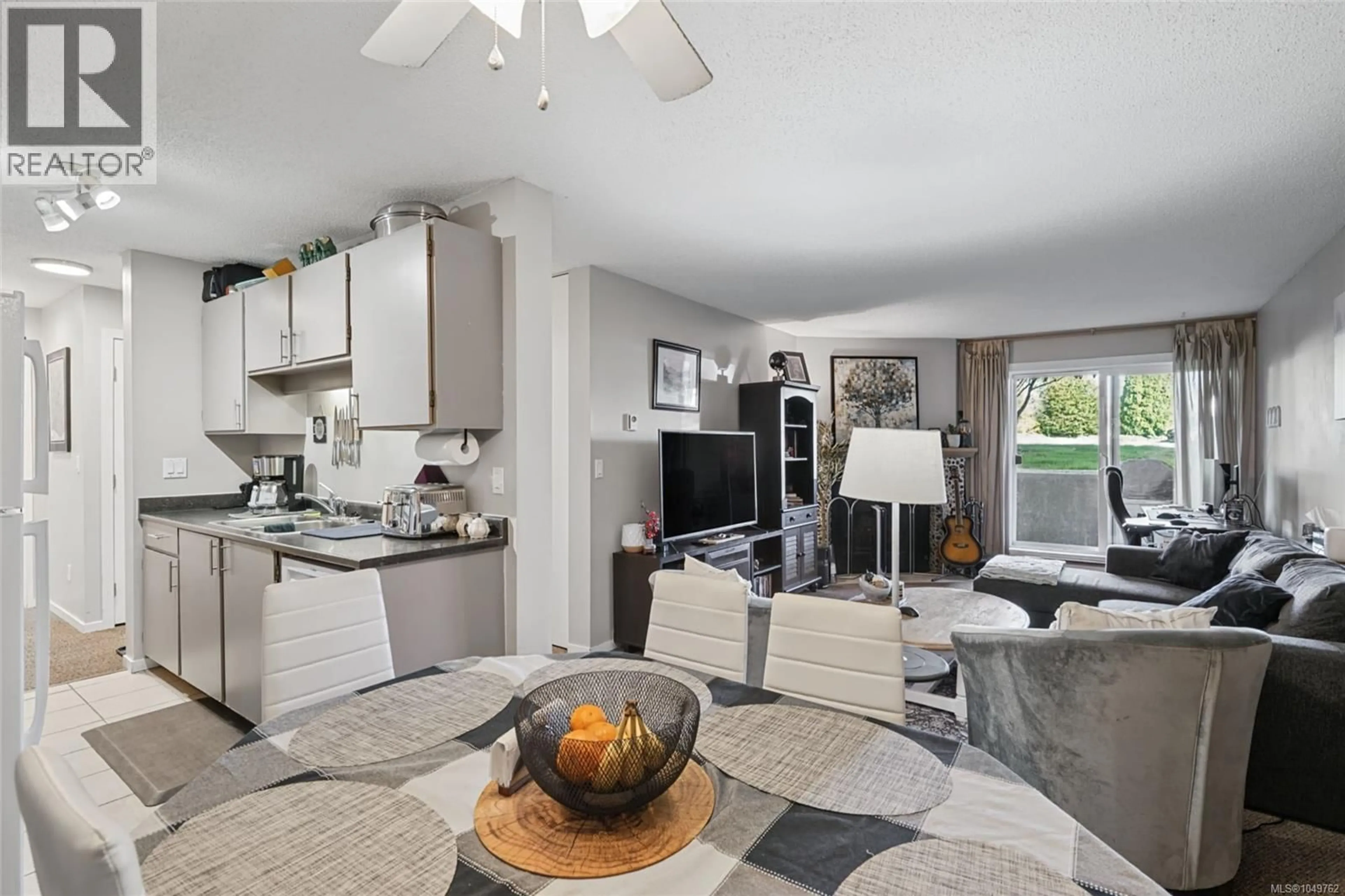 Open concept kitchen, unknown for 108 - 3270 ROSS ROAD, Nanaimo British Columbia V9T5J1