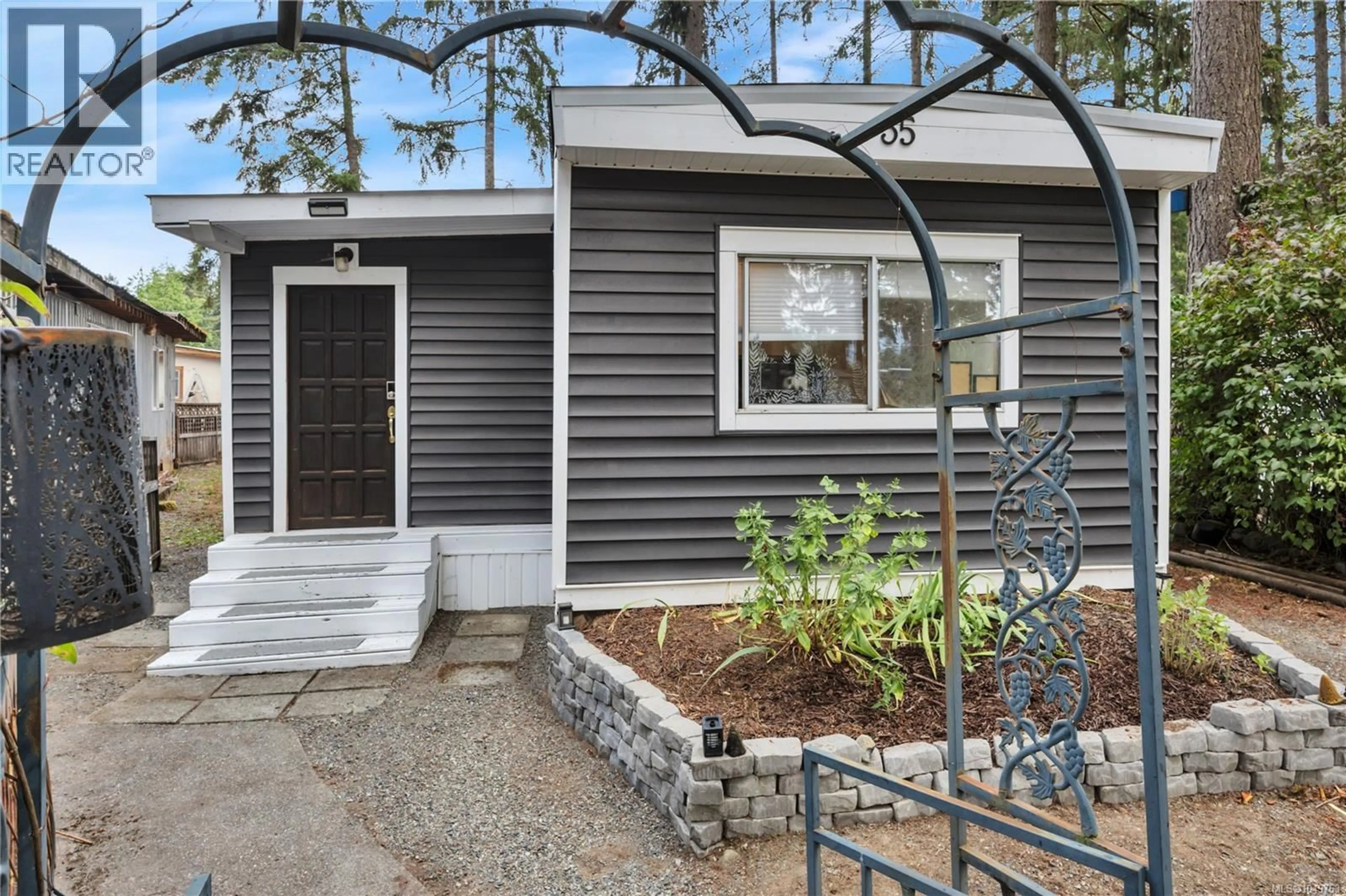 Home with vinyl exterior material, street for 35 - 3560 HALLBERG ROAD, Cassidy British Columbia V9G1L4