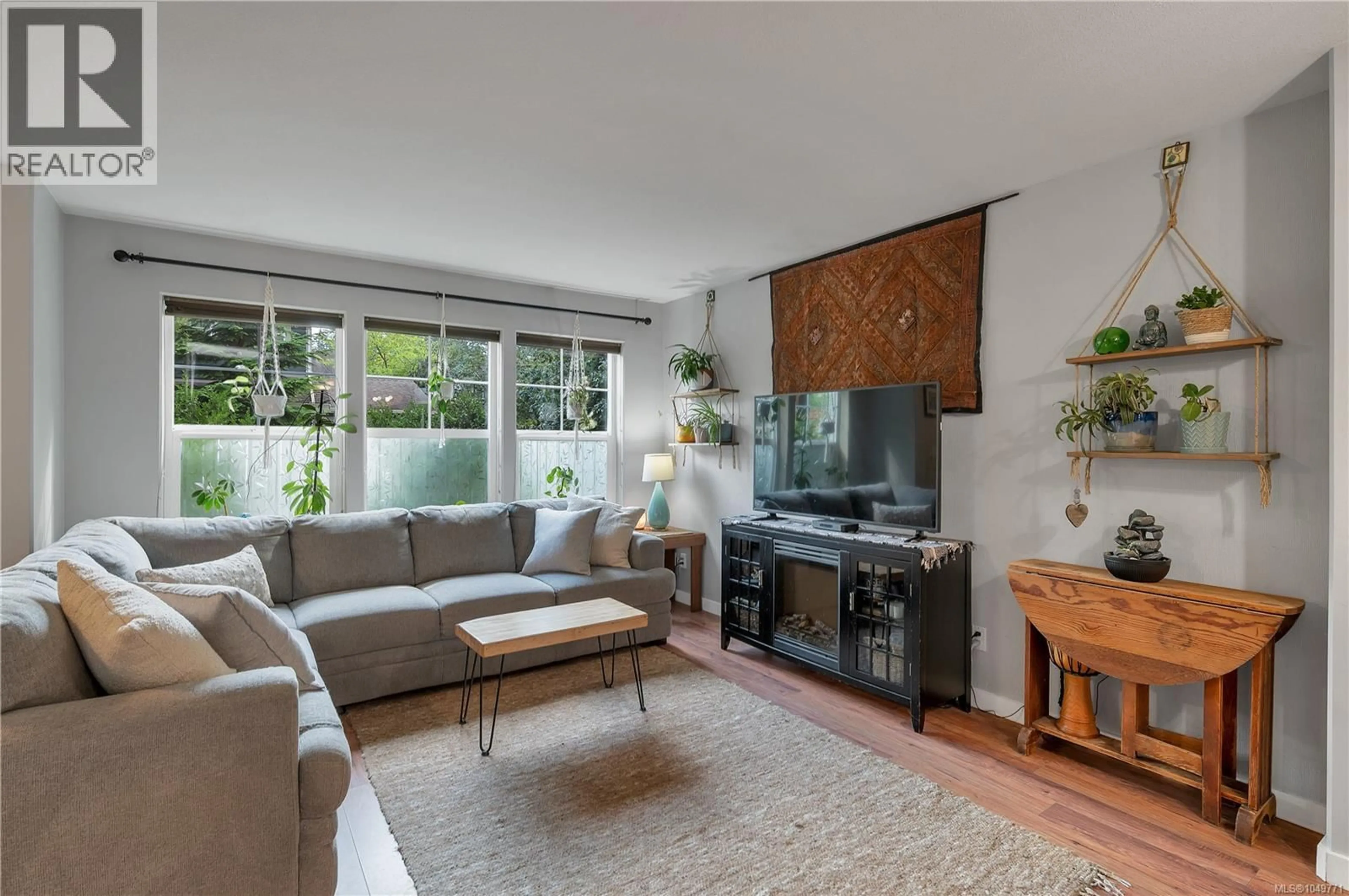 Living room with furniture, unknown for 28 - 1120 EVERGREEN ROAD, Campbell River British Columbia V9W0B1