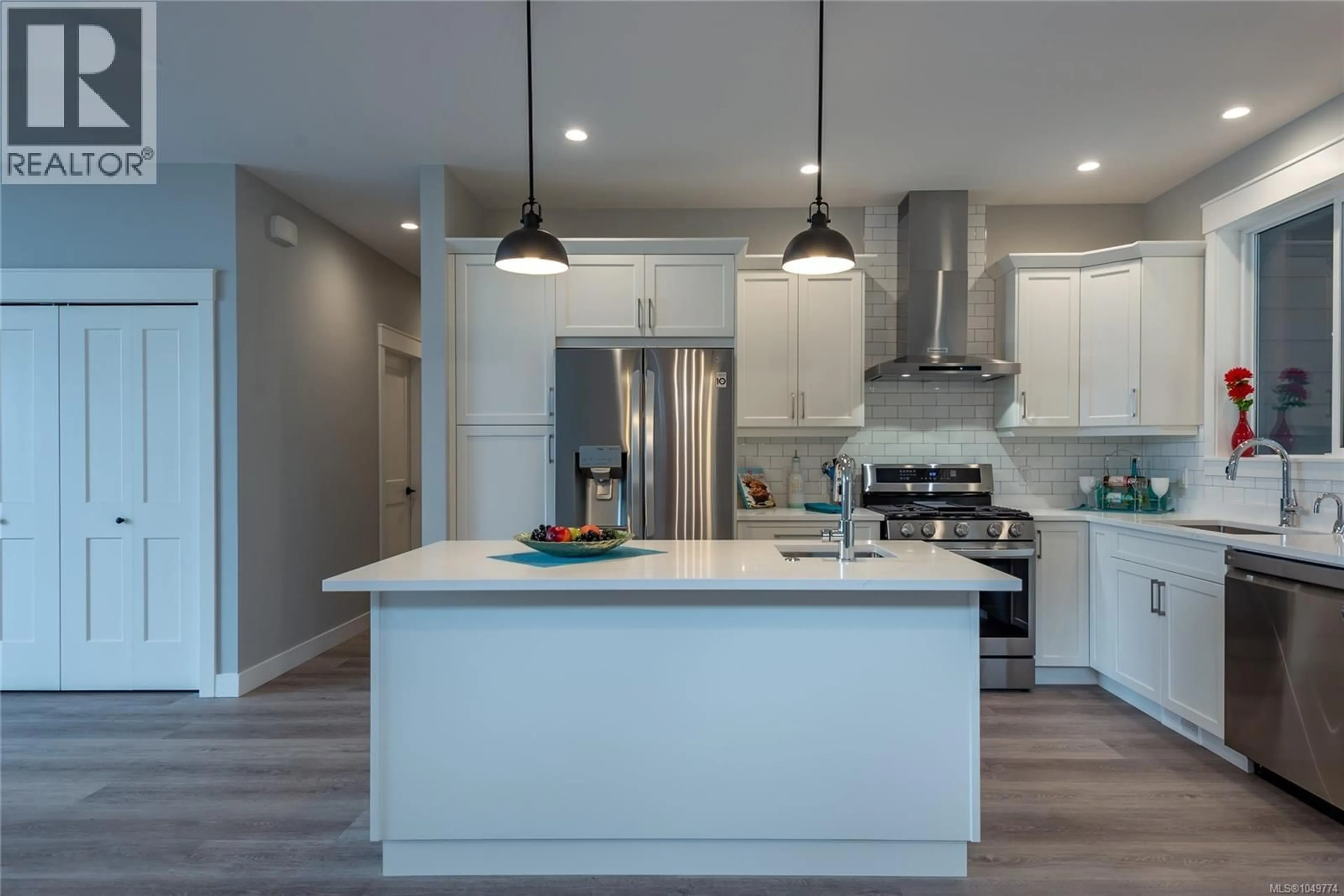 Open concept kitchen, unknown for 1385 WHISTLEPUNK WAY, Campbell River British Columbia V9W5C5
