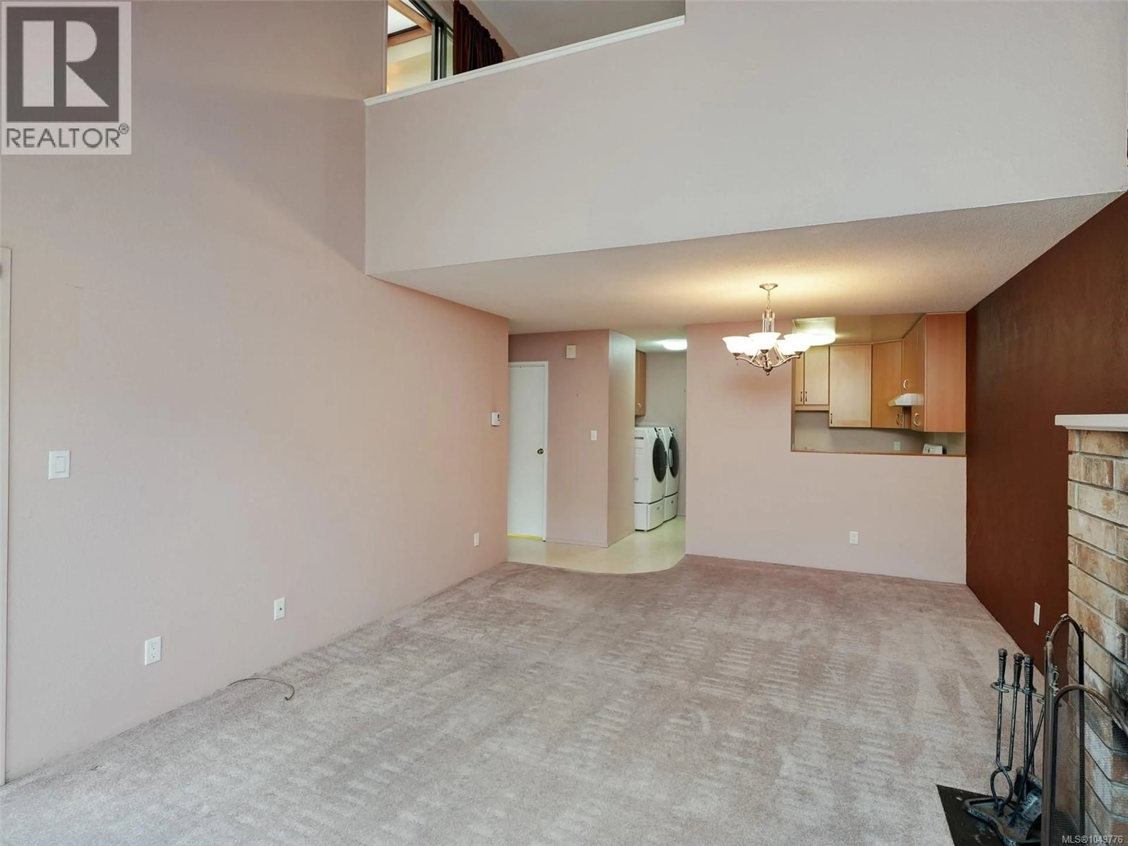 Unknown for 3 - 1315 GLADSTONE AVENUE, Victoria British Columbia V8R1R9