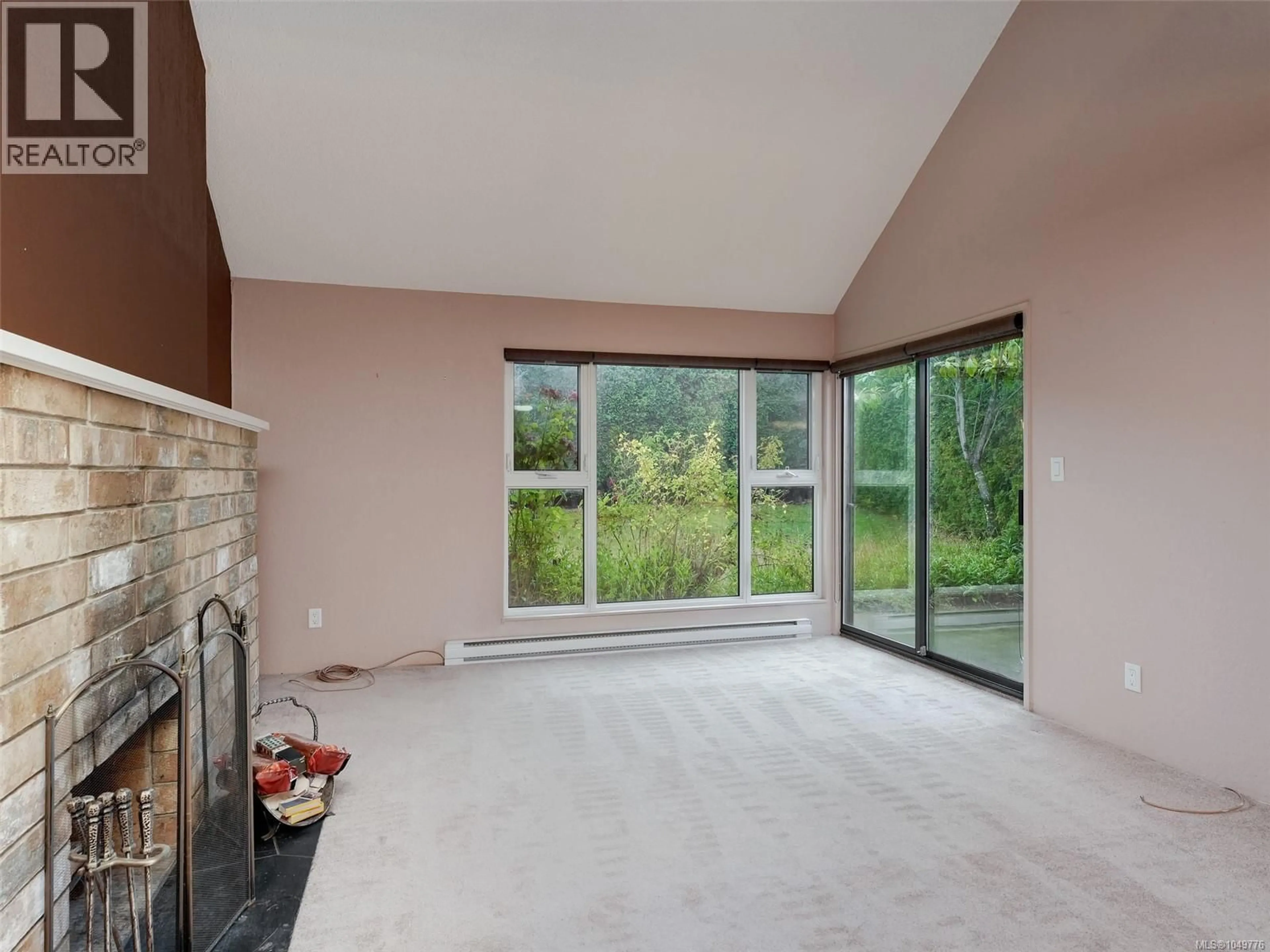 A pic of a room for 3 - 1315 GLADSTONE AVENUE, Victoria British Columbia V8R1R9