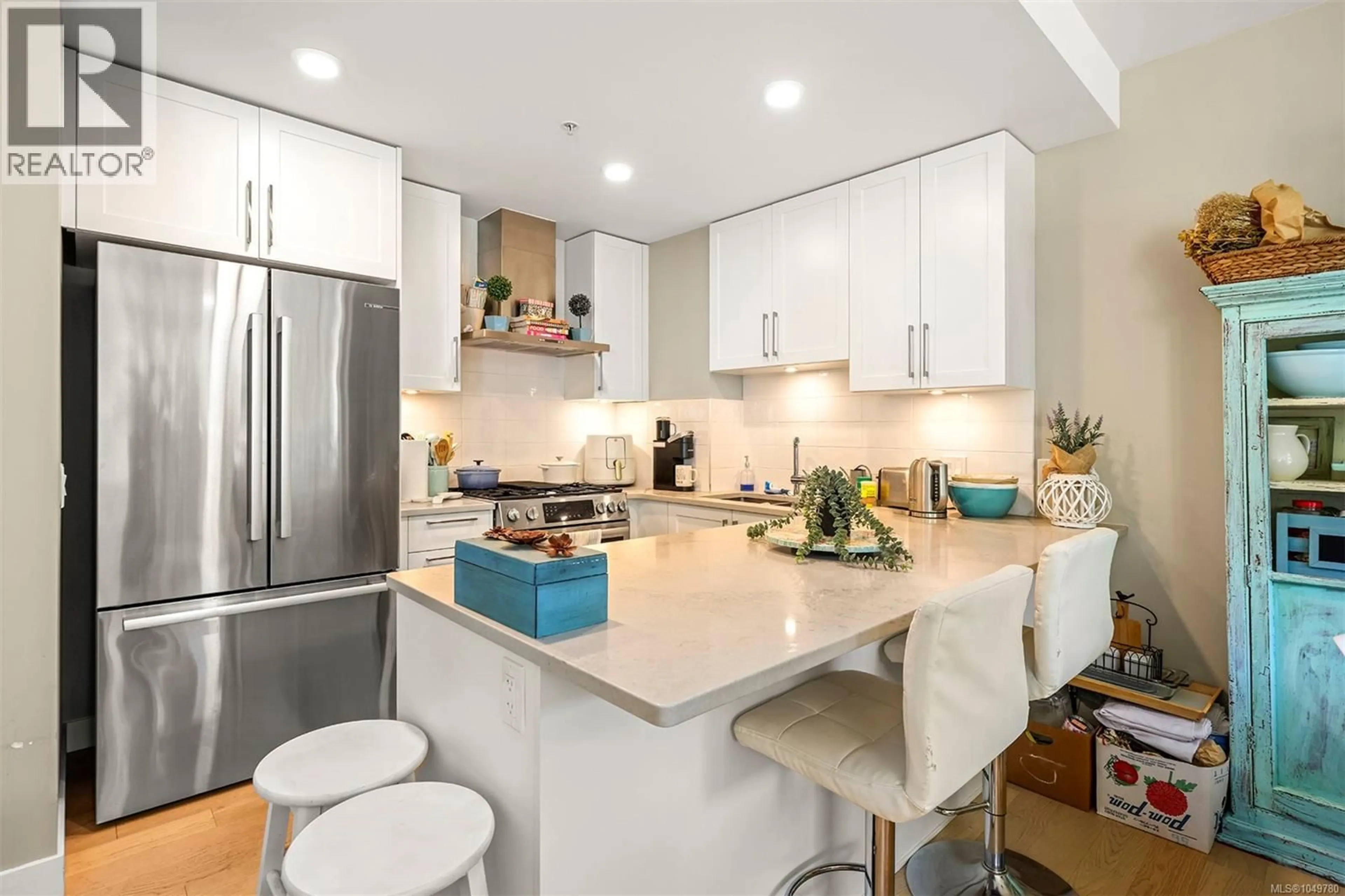 Open concept kitchen, ceramic/tile floor for 407 - 3529 DOLPHIN DRIVE, Nanoose Bay British Columbia V9P9J7
