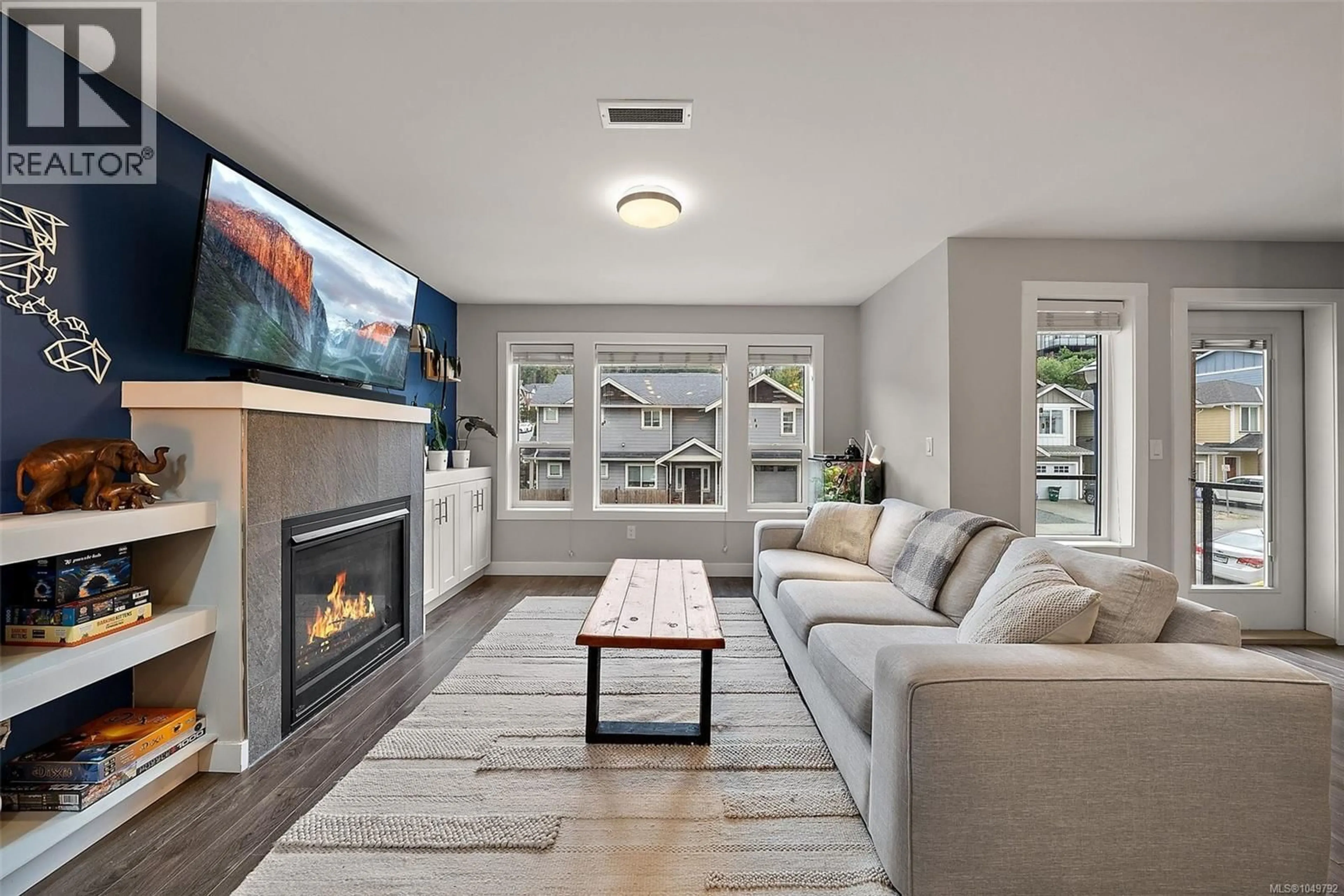Living room with furniture, unknown for 3346 VISION WAY, Langford British Columbia V9C0E4