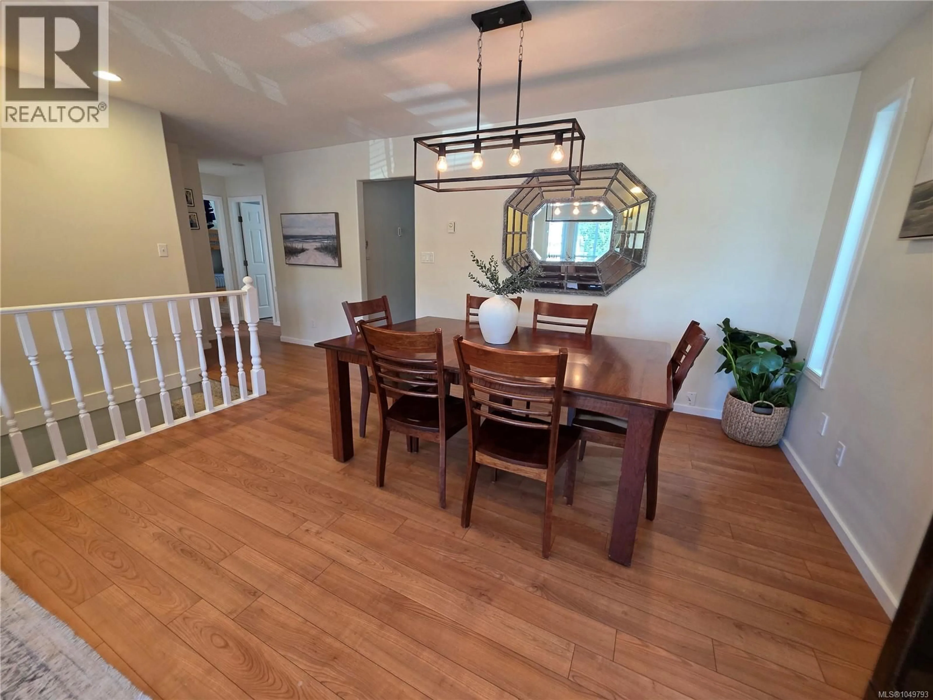 Dining room, wood/laminate floor for 4040 CLEGG CRESCENT SOUTH, Port Alberni British Columbia V9Y7X5