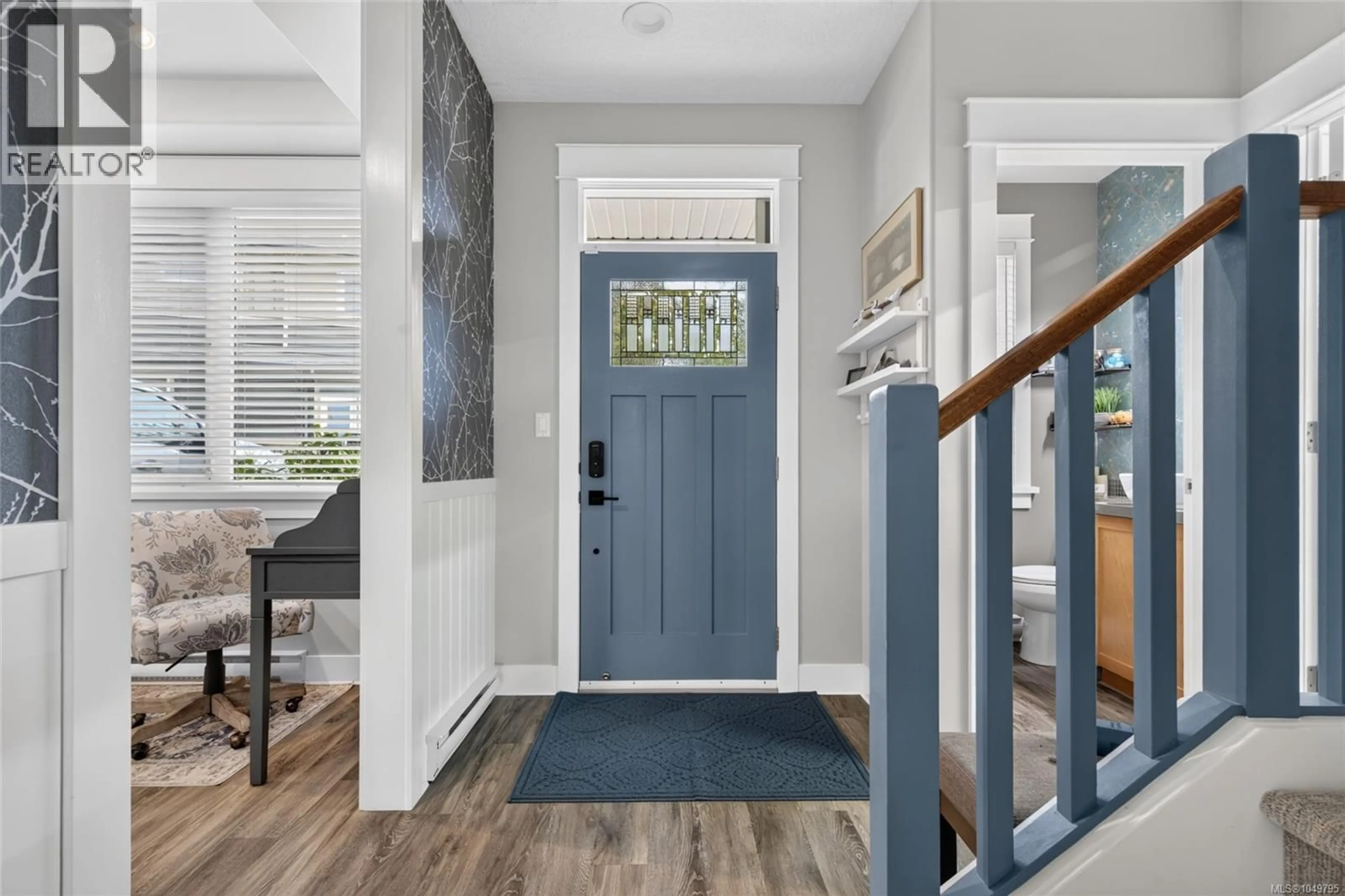 Indoor entryway for 2B - 7250 WEST SAANICH ROAD, Central Saanich British Columbia V8M0A3