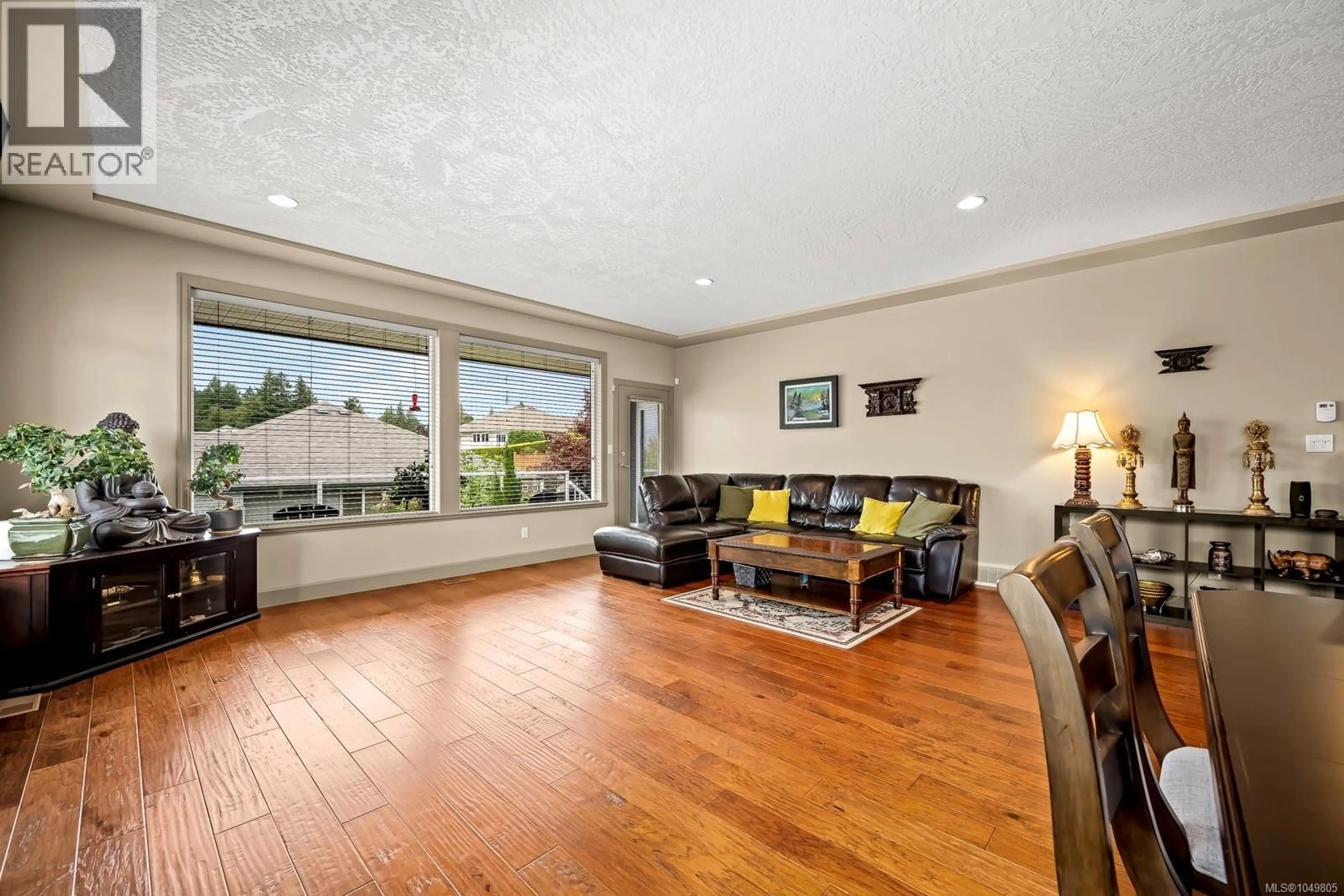 Living room with furniture, unknown for 570 SPITFIRE DRIVE, Comox British Columbia V9M0A1